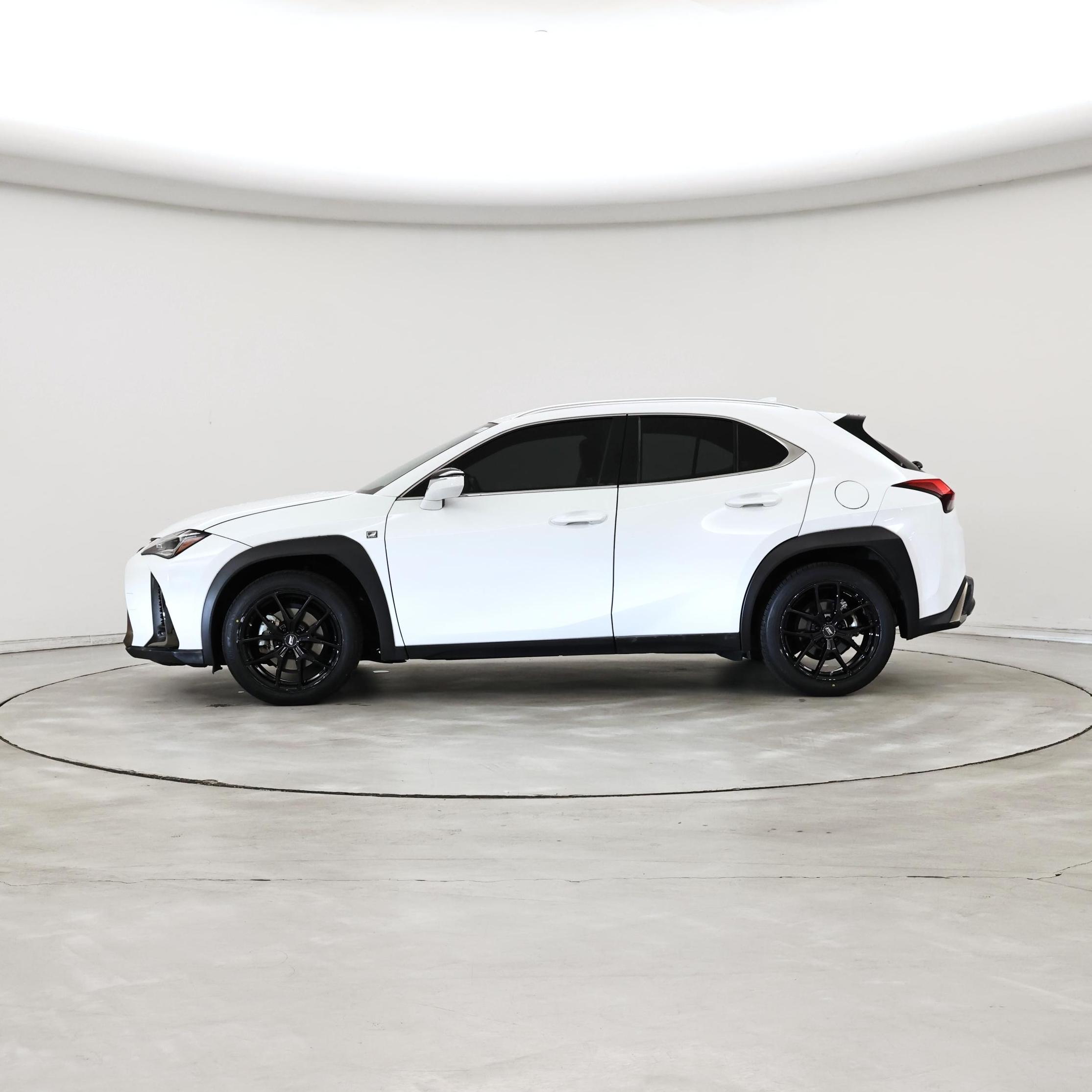 Thumbnail: 2019 Lexus UX - 3