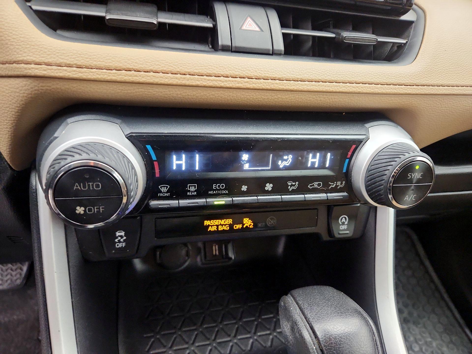 Thumbnail: 2021 Toyota RAV4 - 16