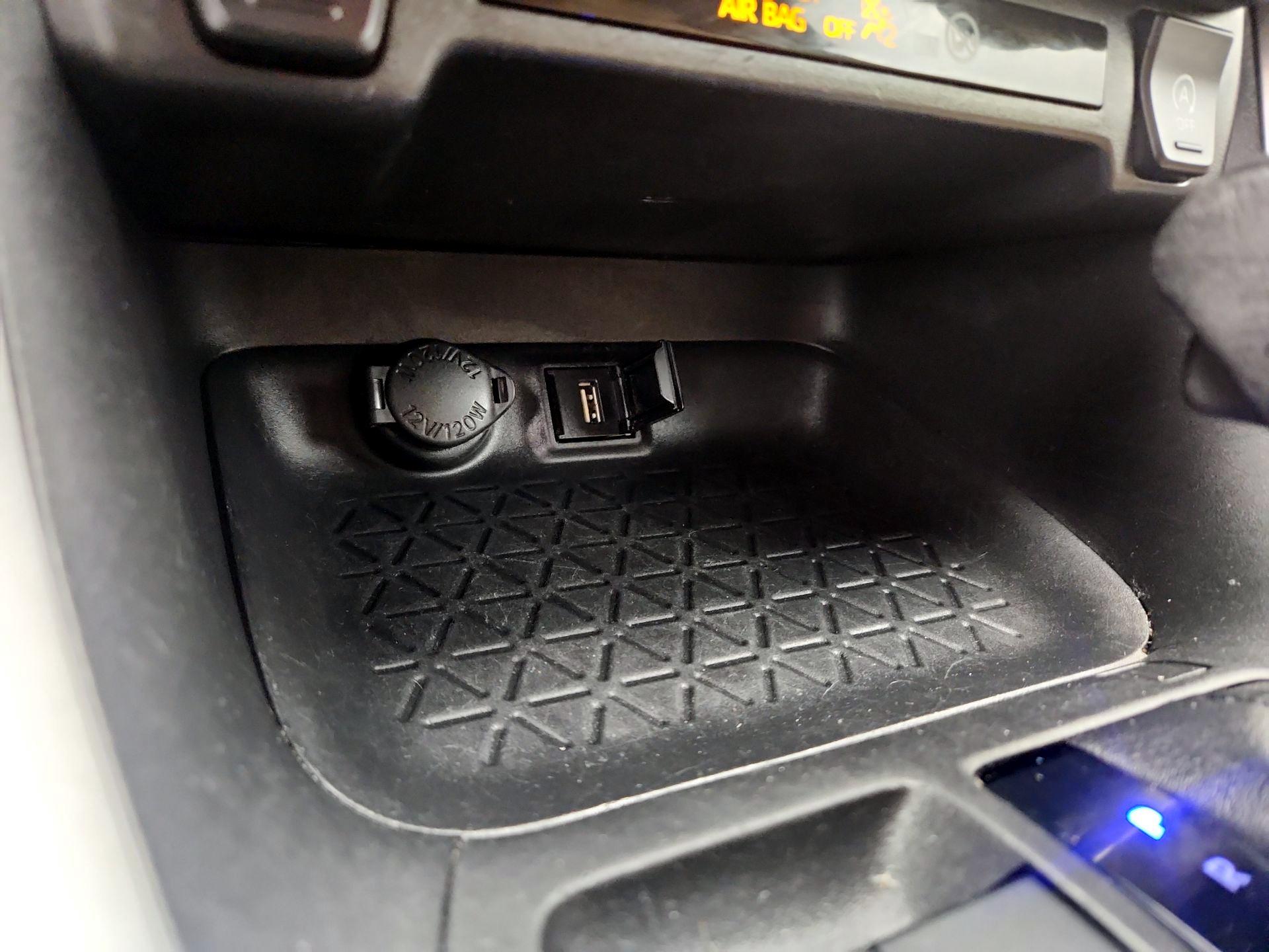 Thumbnail: 2021 Toyota RAV4 - 18