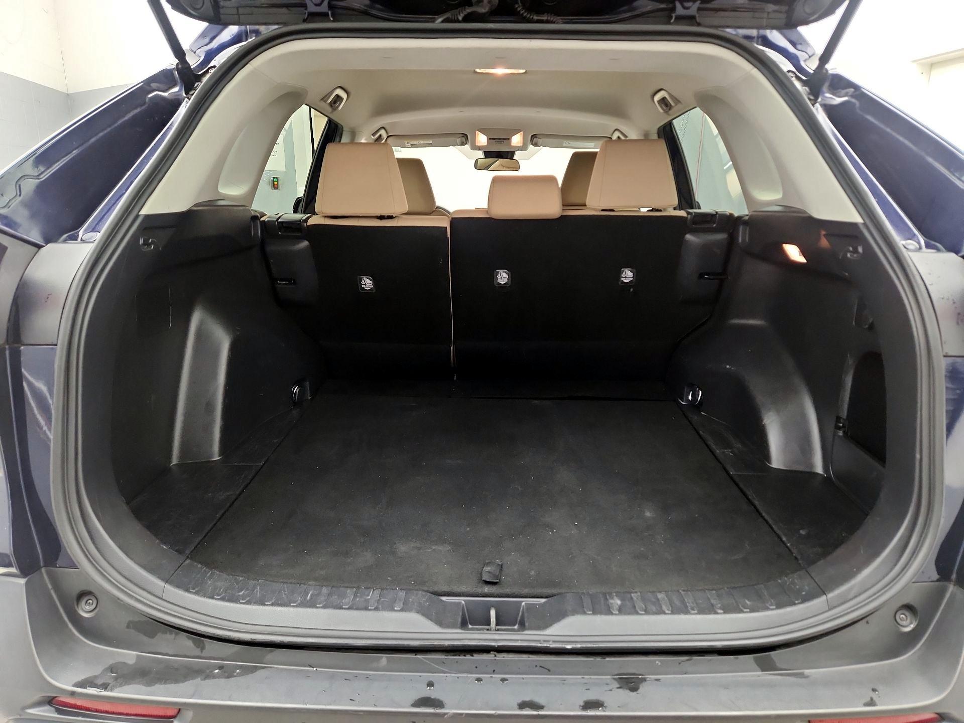 Thumbnail: 2021 Toyota RAV4 - 20