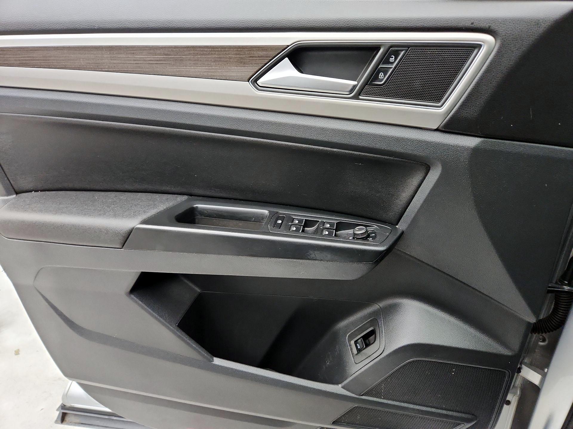 Thumbnail: 2018 Volkswagen Atlas - 12