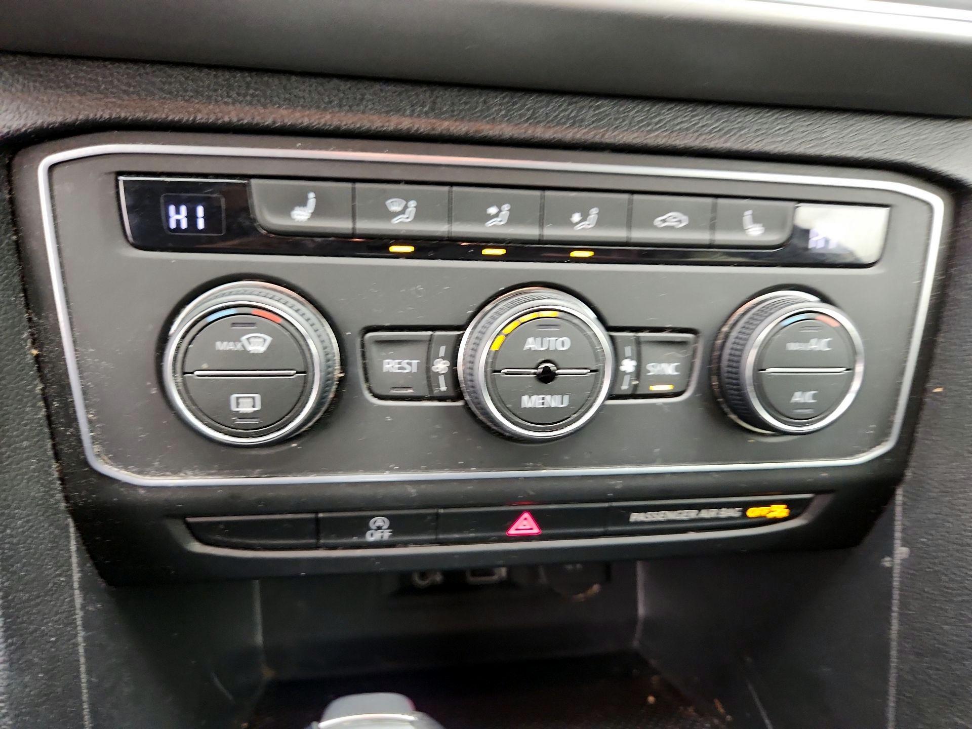 Thumbnail: 2018 Volkswagen Atlas - 16