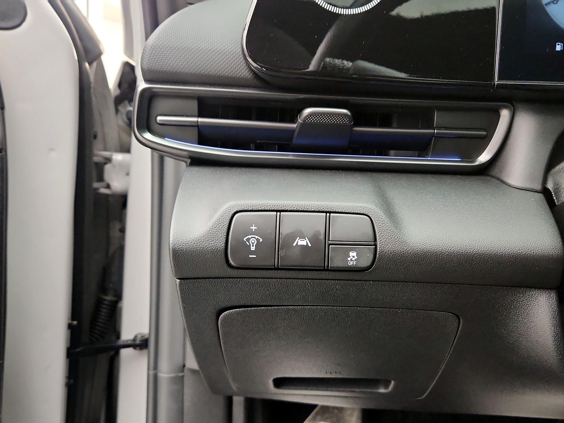 Thumbnail: 2023 Hyundai Elantra - 13