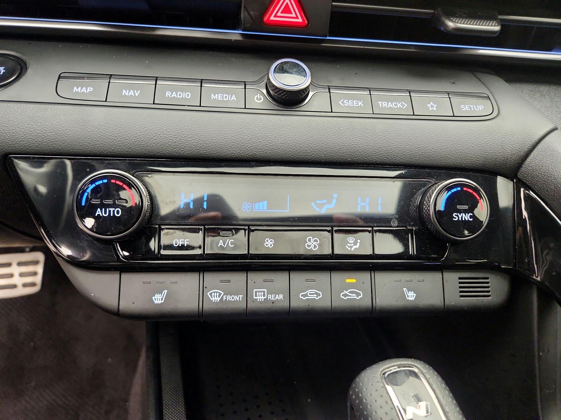 Thumbnail: 2023 Hyundai Elantra - 17