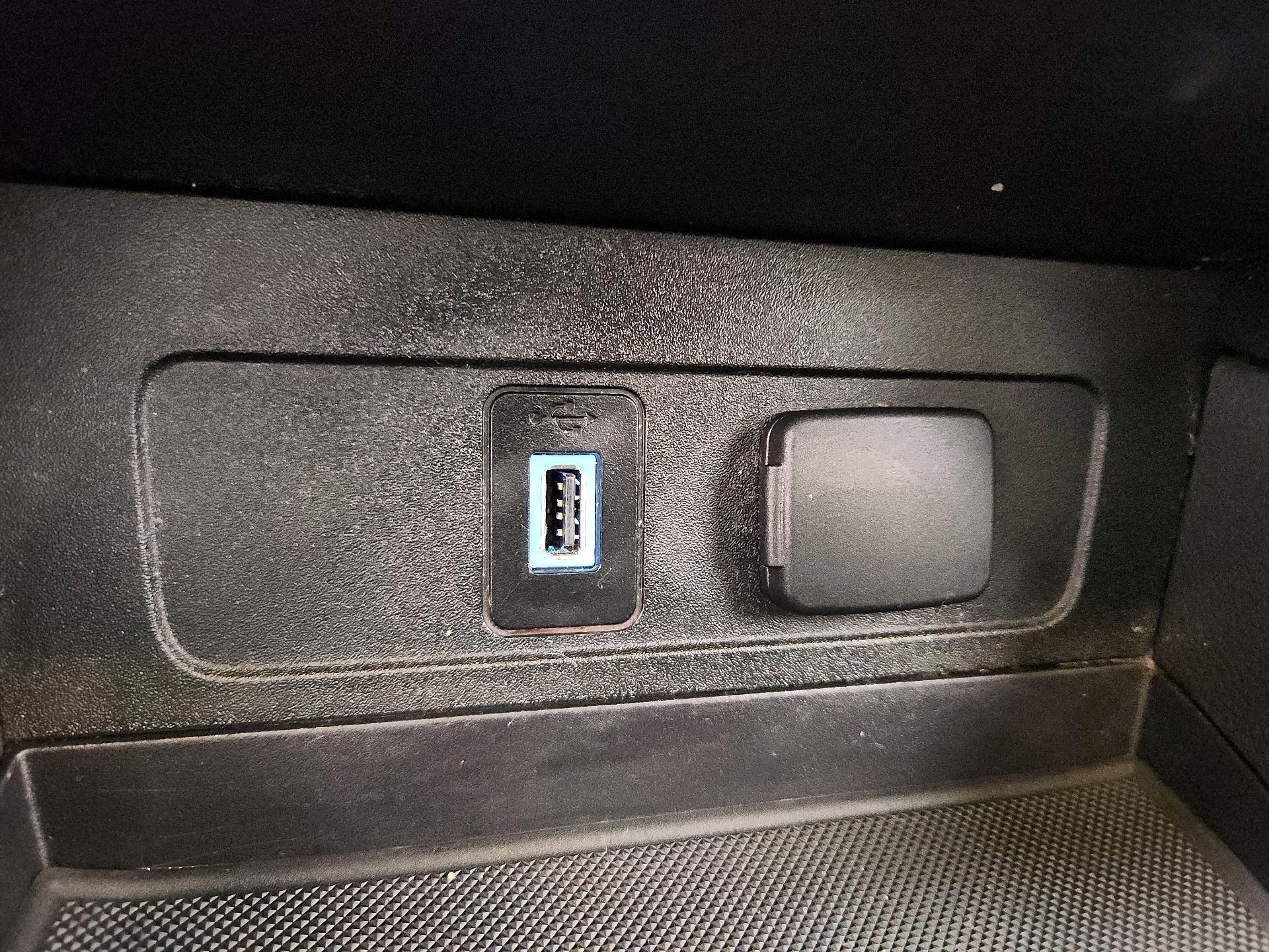 Thumbnail: 2017 Ford Escape - 18