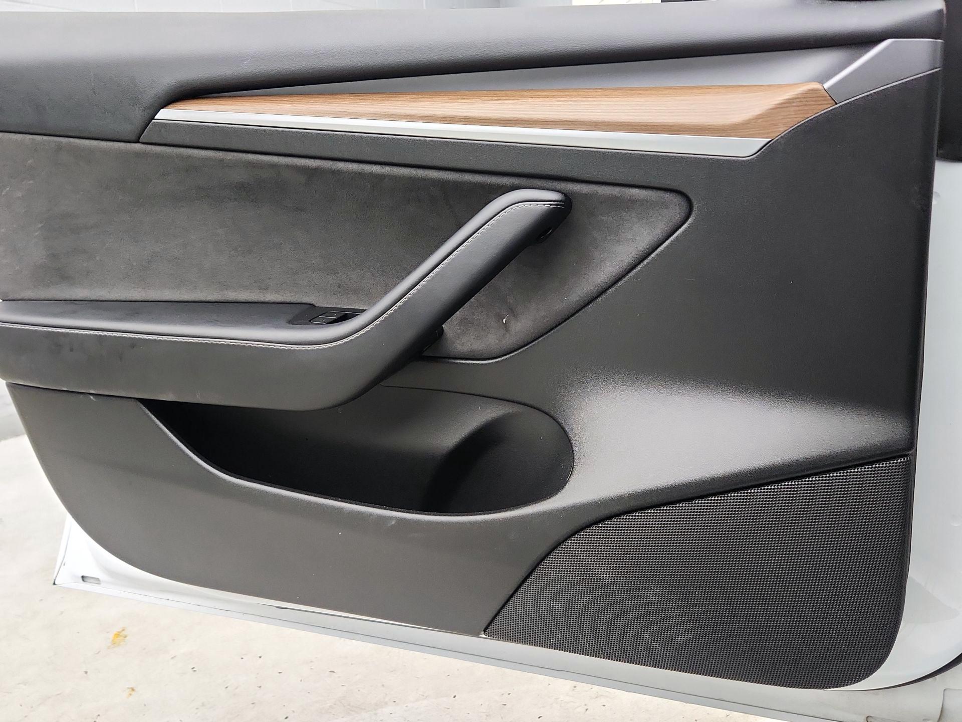 Thumbnail: 2023 Tesla Model 3 - 12