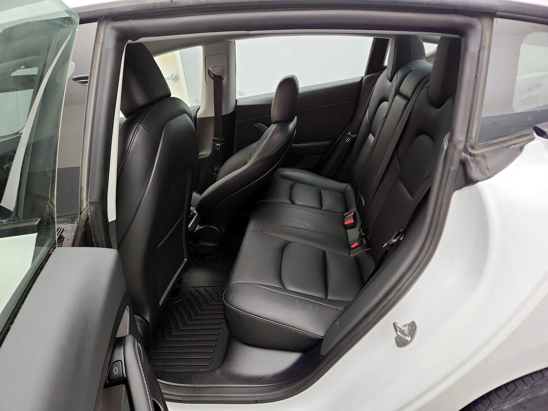 Thumbnail: 2023 Tesla Model 3 - 18