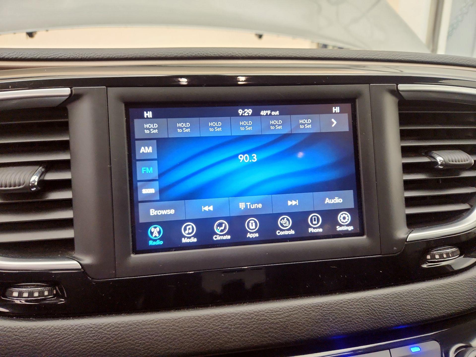 Thumbnail: 2018 Chrysler Pacifica - 15