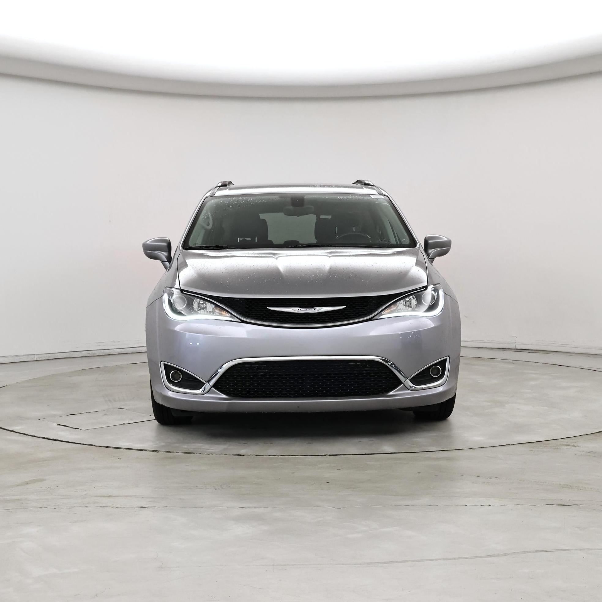 Thumbnail: 2018 Chrysler Pacifica - 5