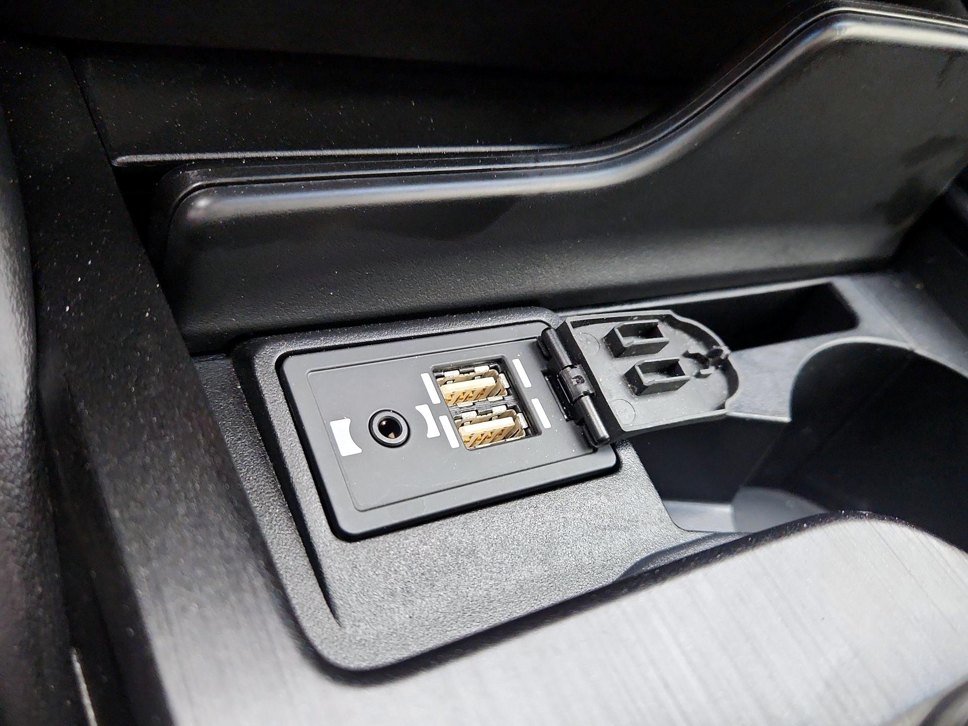 Thumbnail: 2020 Lexus ES - 18