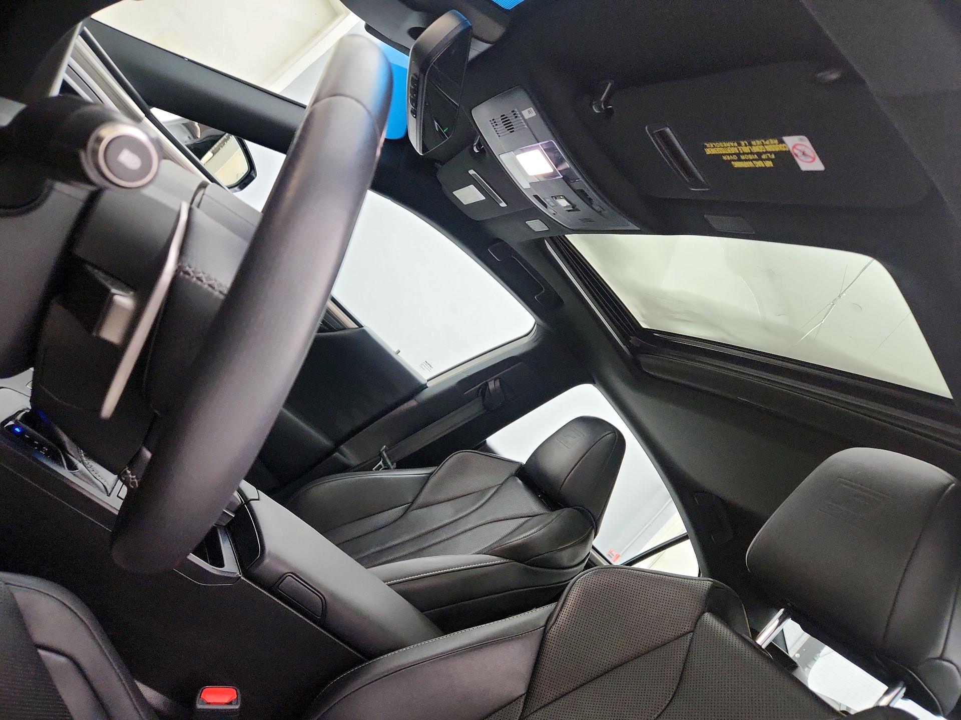 Thumbnail: 2020 Lexus ES - 19