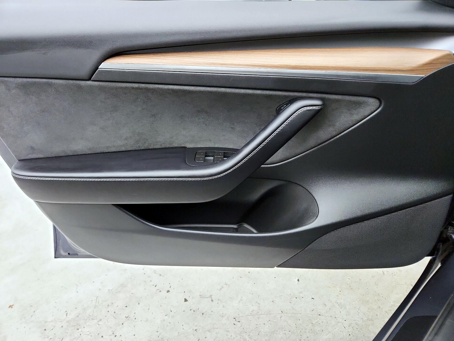 Thumbnail: 2023 Tesla Model 3 - 12