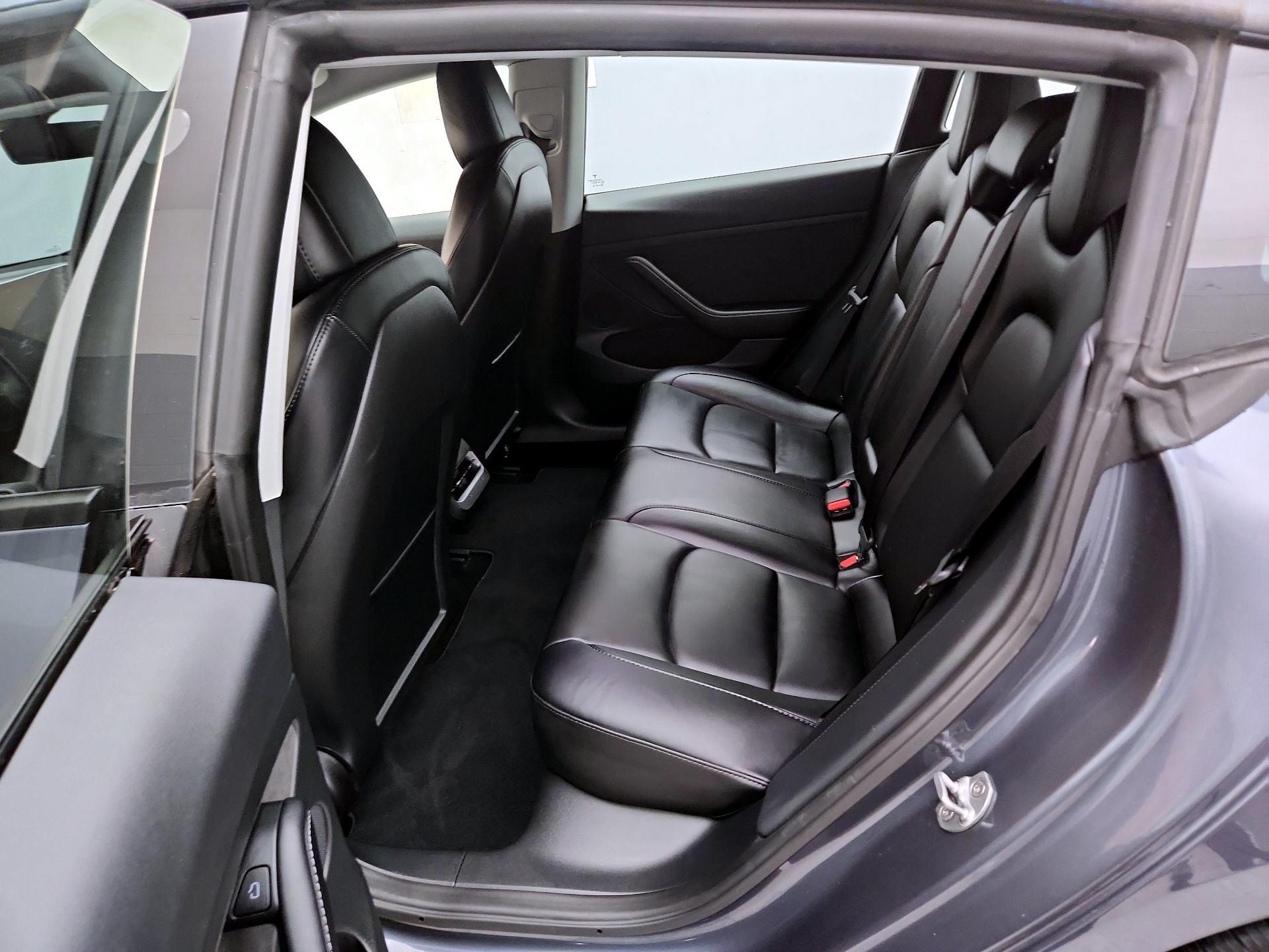 Thumbnail: 2023 Tesla Model 3 - 18