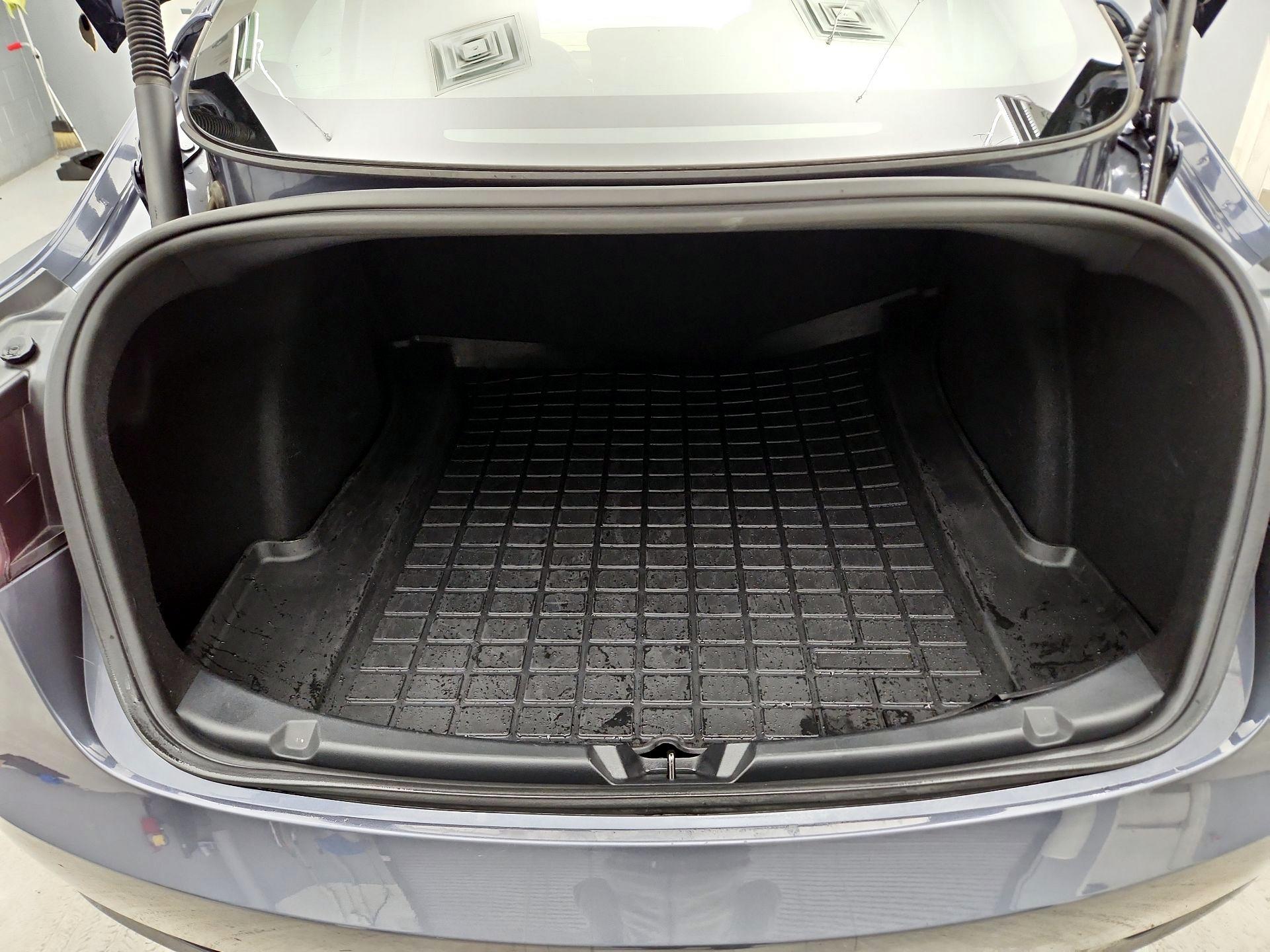 Thumbnail: 2023 Tesla Model 3 - 19