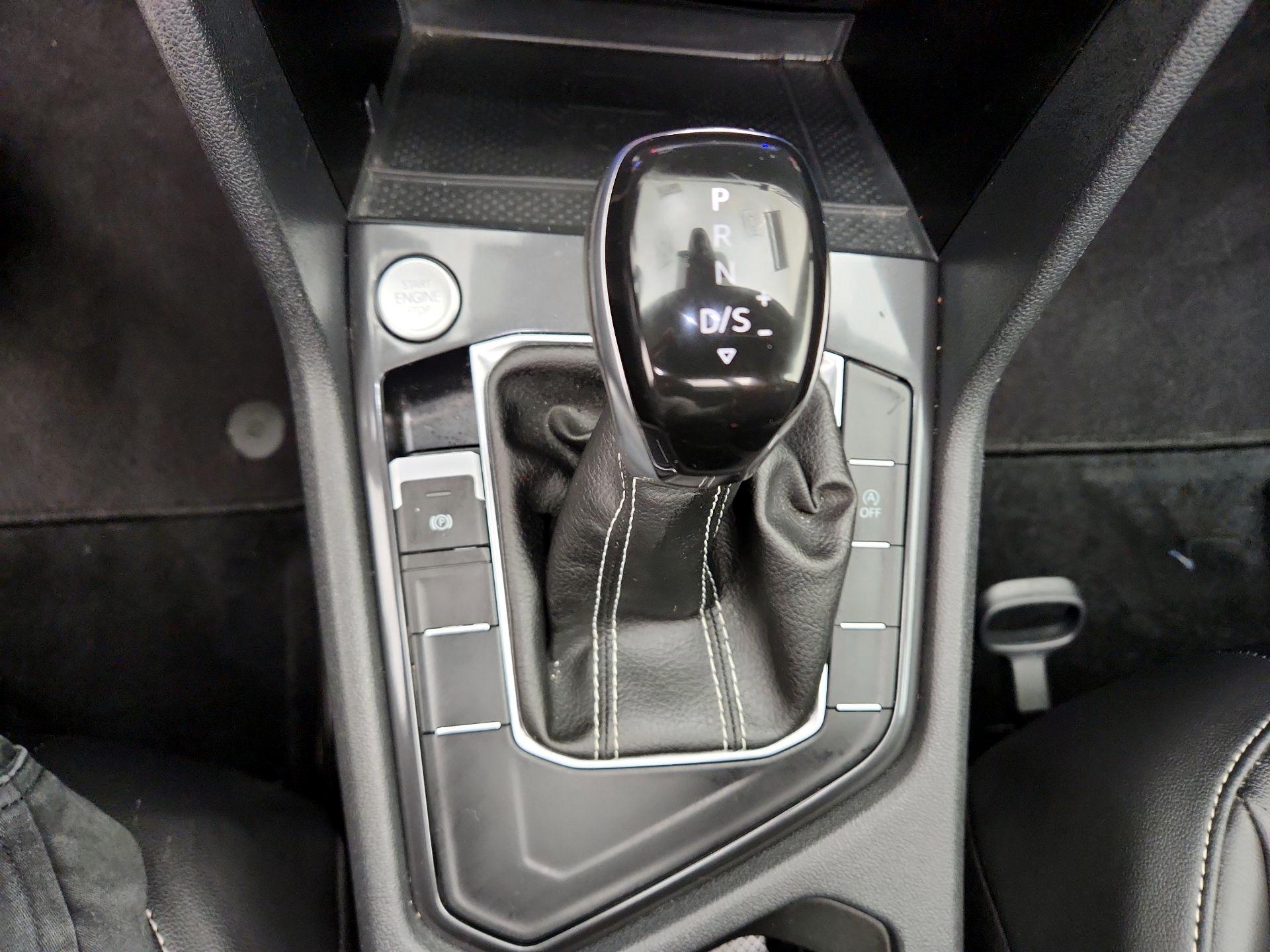 Thumbnail: 2024 Volkswagen Tiguan - 17