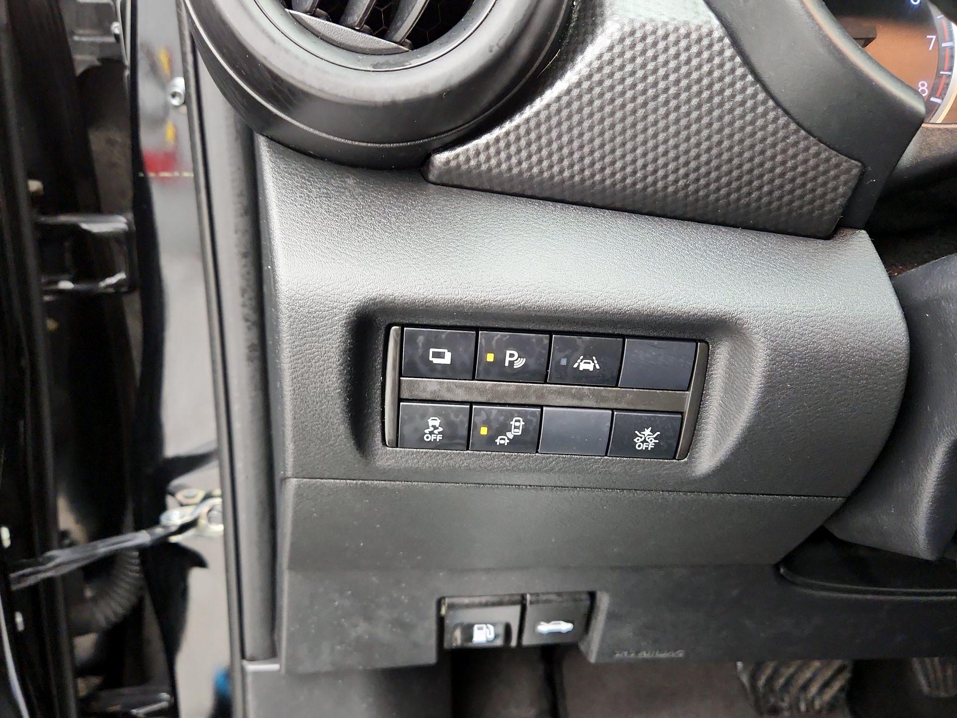 Thumbnail: 2020 Nissan Kicks - 13