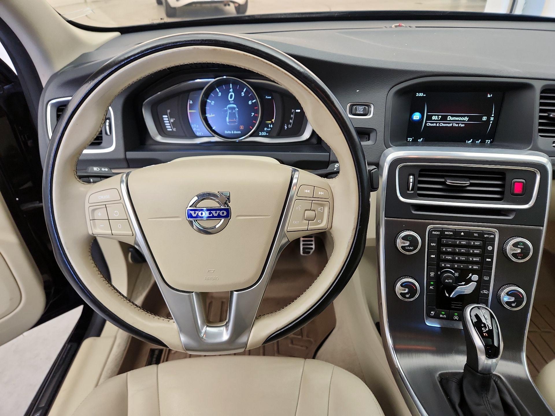 Thumbnail: 2015 Volvo S60 - 10