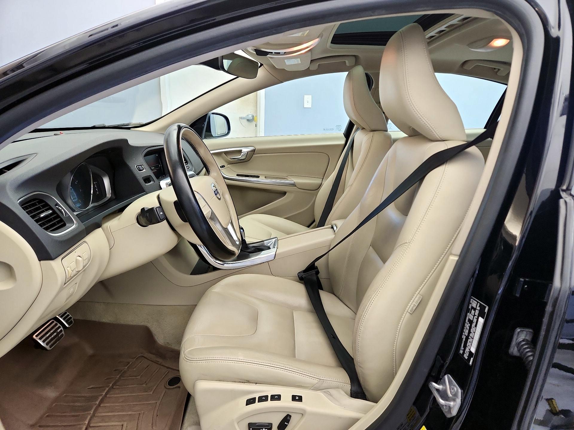 Thumbnail: 2015 Volvo S60 - 11