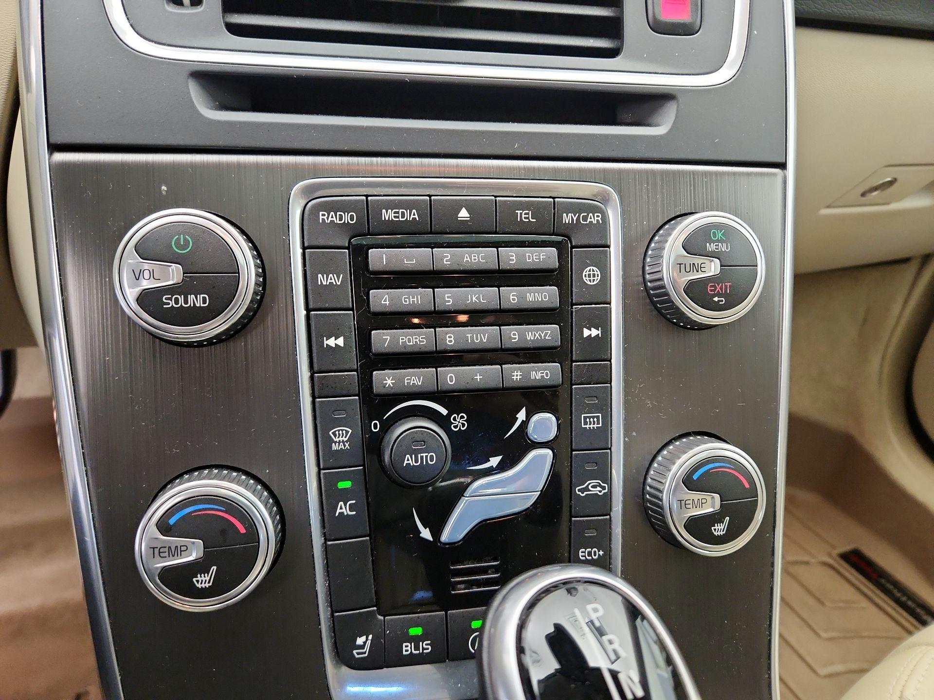 Thumbnail: 2015 Volvo S60 - 16