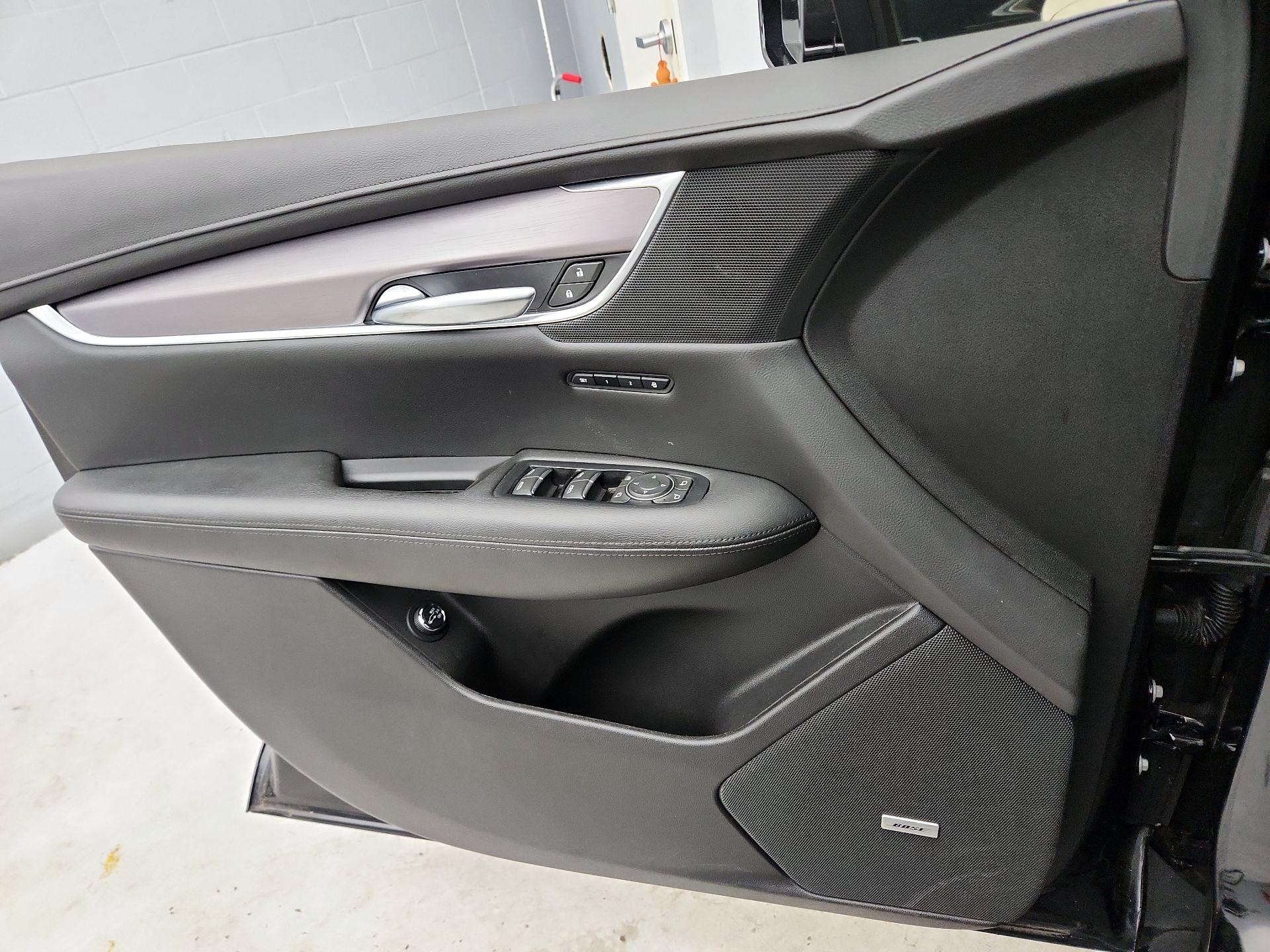 Thumbnail: 2019 Cadillac XT5 - 12