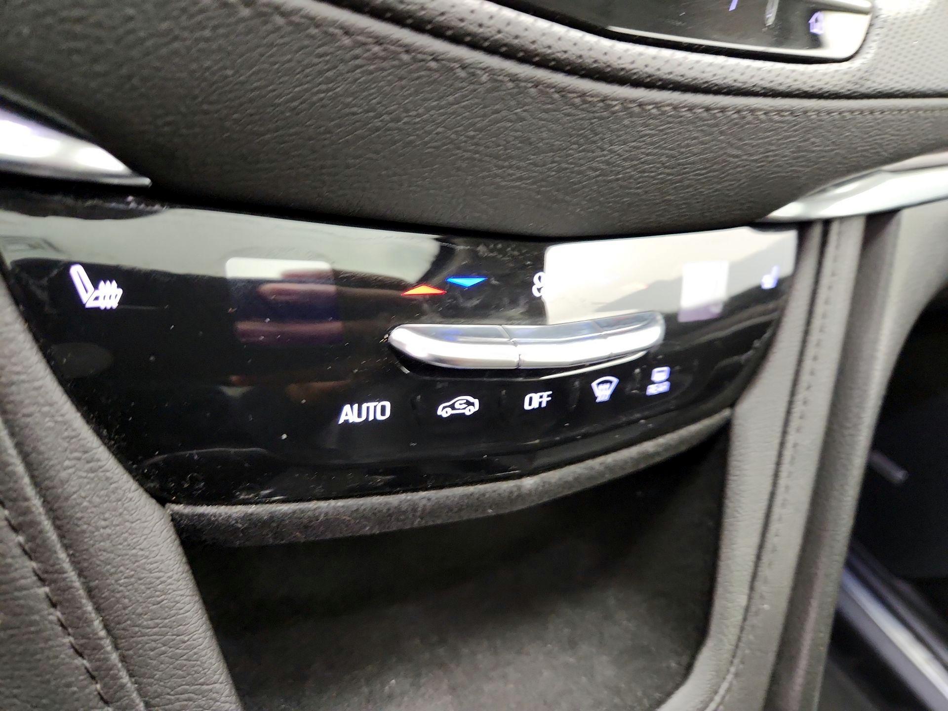 Thumbnail: 2019 Cadillac XT5 - 17