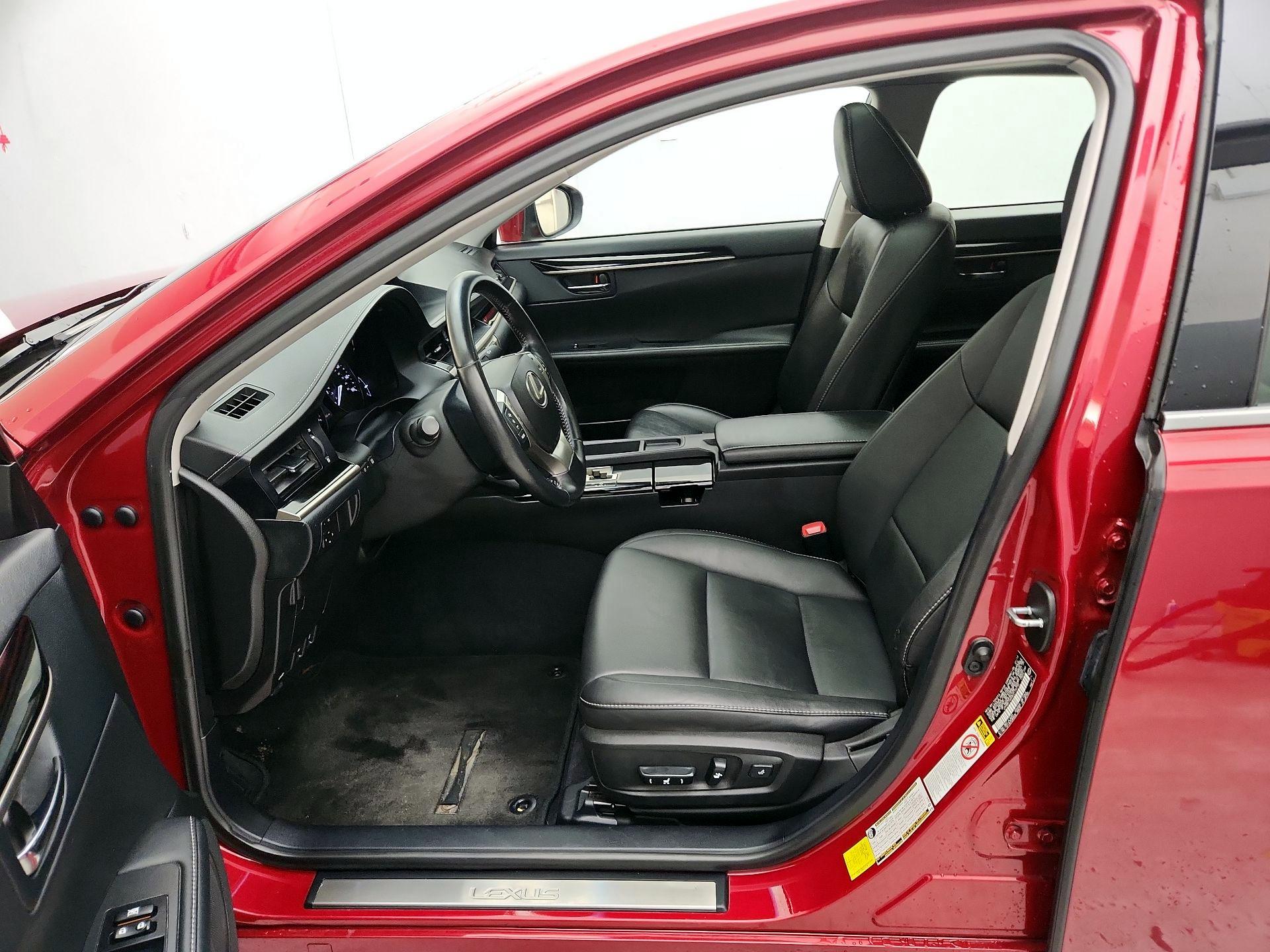 Thumbnail: 2014 Lexus ES - 11