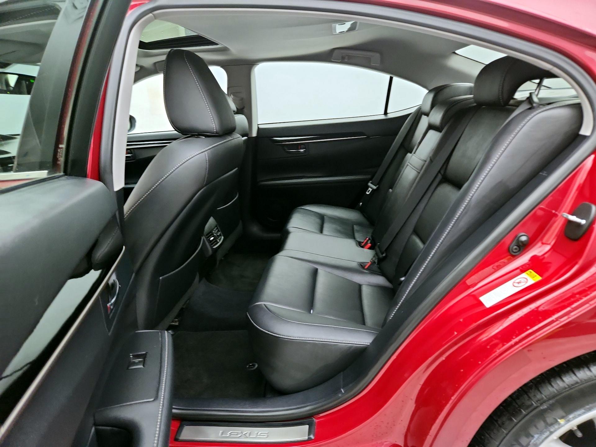 Thumbnail: 2014 Lexus ES - 19