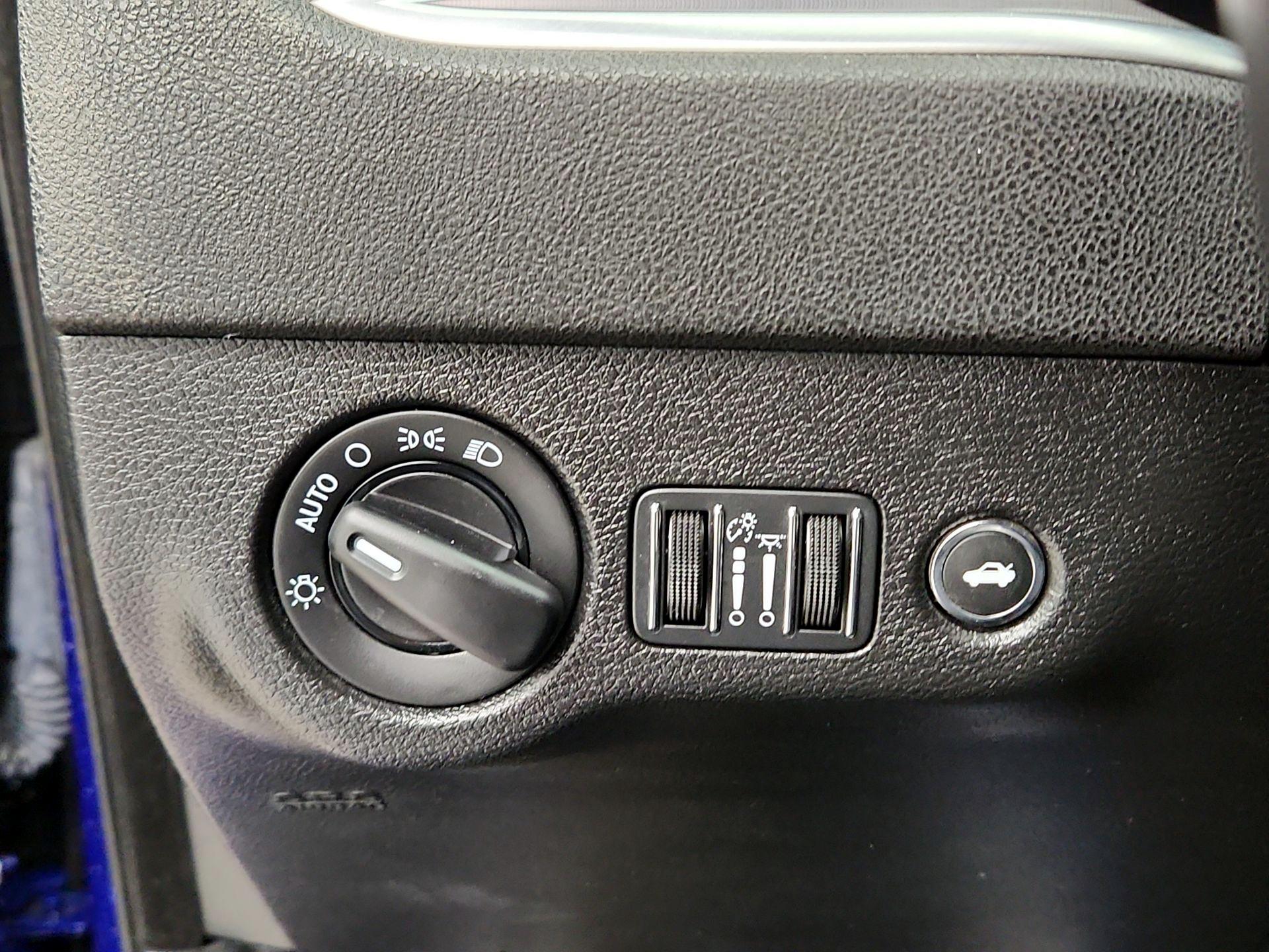 Thumbnail: 2021 Dodge Charger - 13