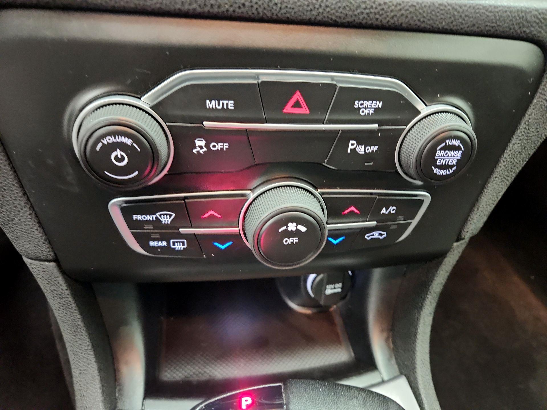 Thumbnail: 2021 Dodge Charger - 16