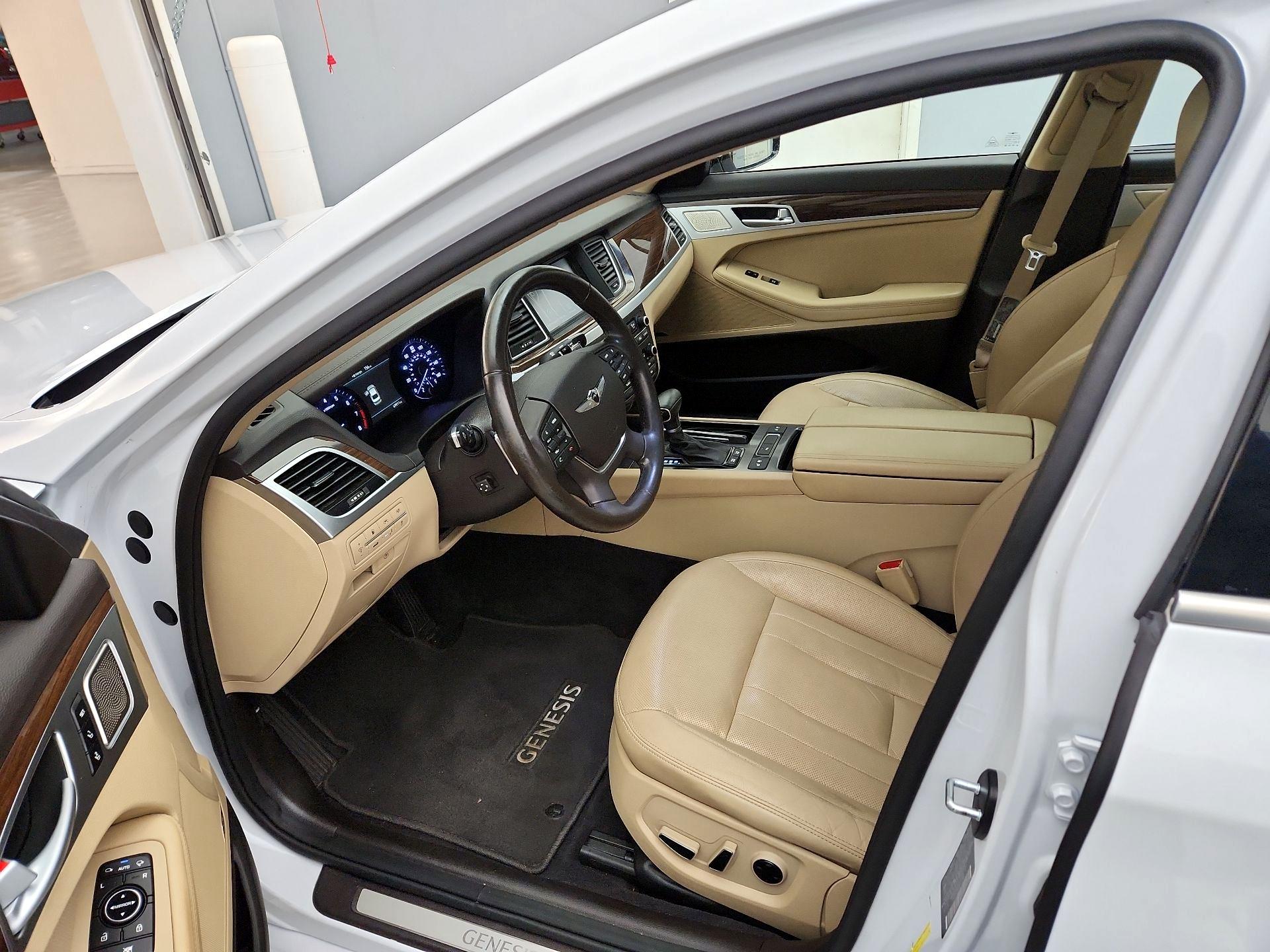 Thumbnail: 2018 Genesis G80 - 11