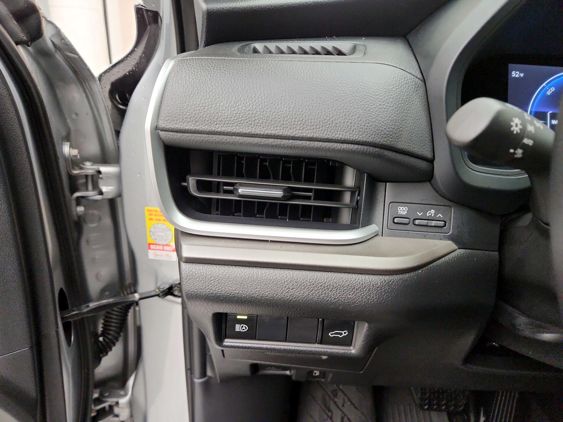 Thumbnail: 2025 Toyota Highlander - 13