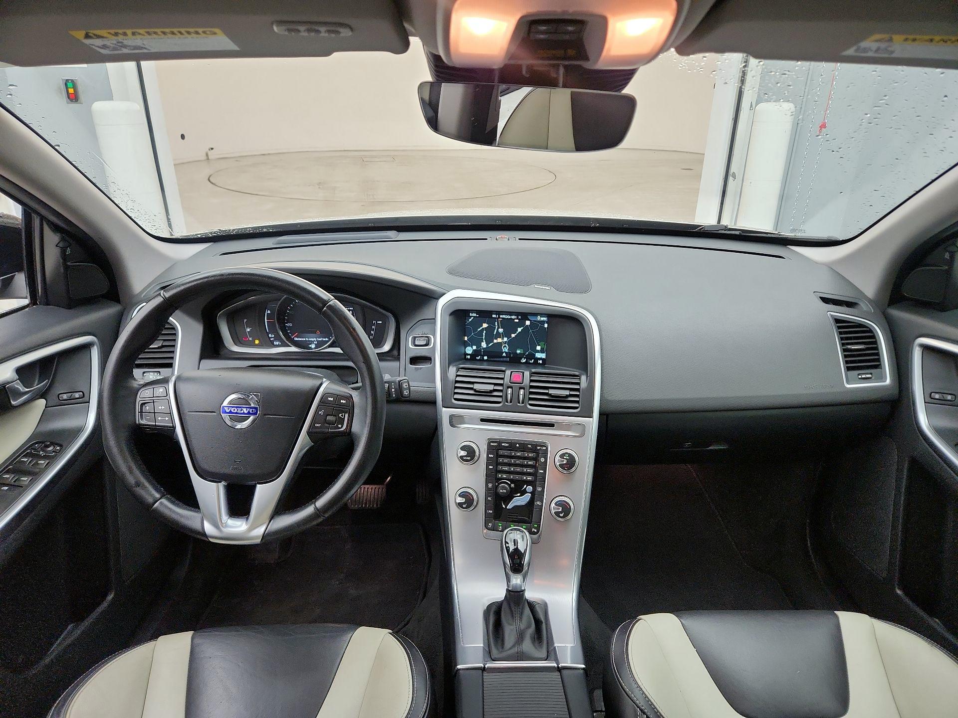 Thumbnail: 2017 Volvo XC60 - 9