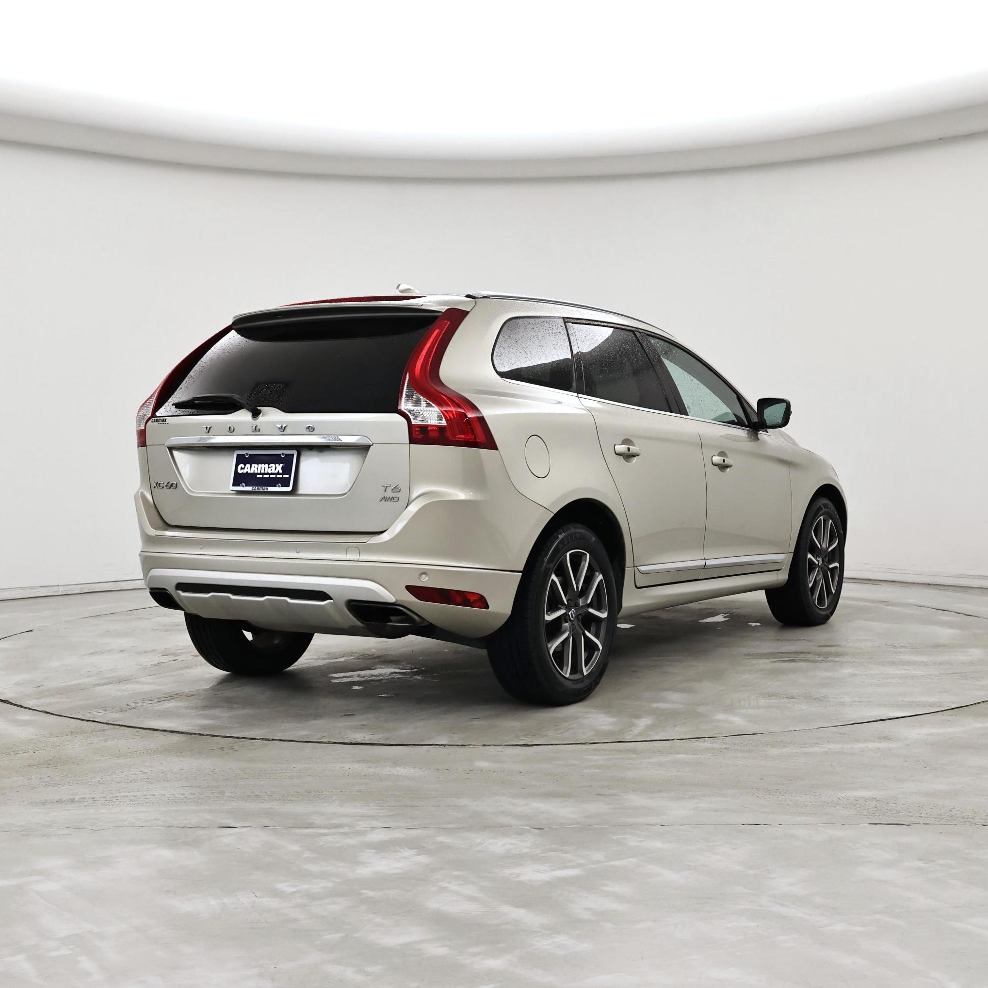 Thumbnail: 2017 Volvo XC60 - 8