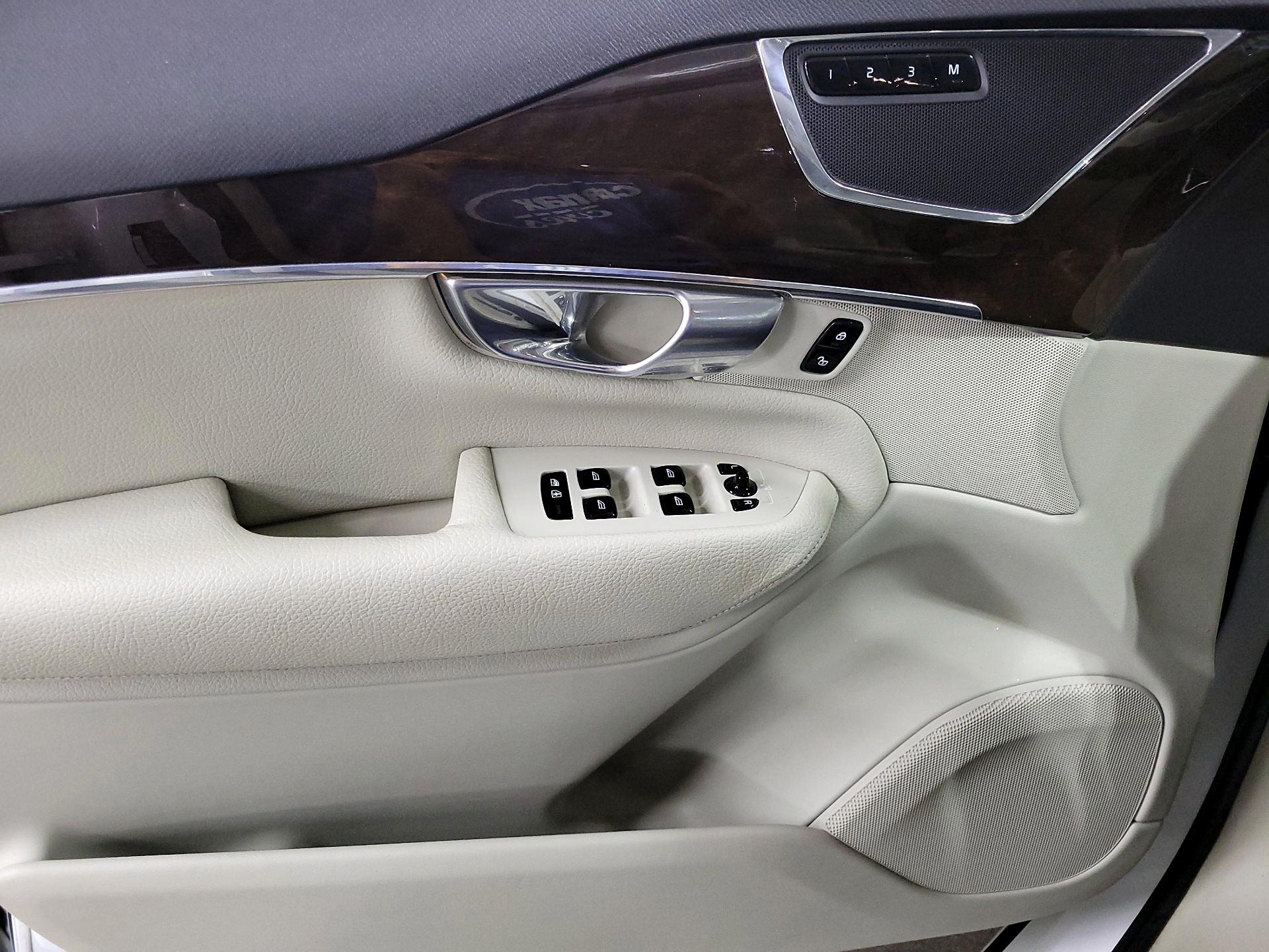 Thumbnail: 2017 Volvo XC90 - 12