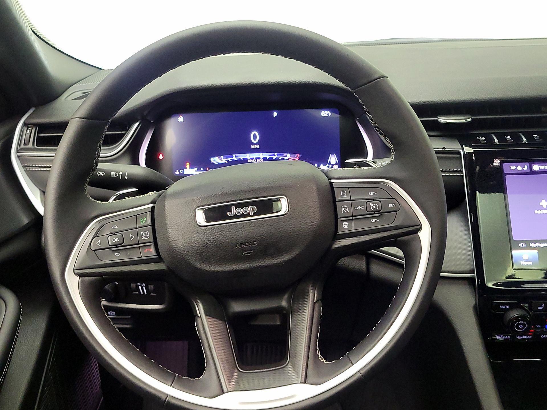 Thumbnail: 2024 Jeep Grand Cherokee - 10