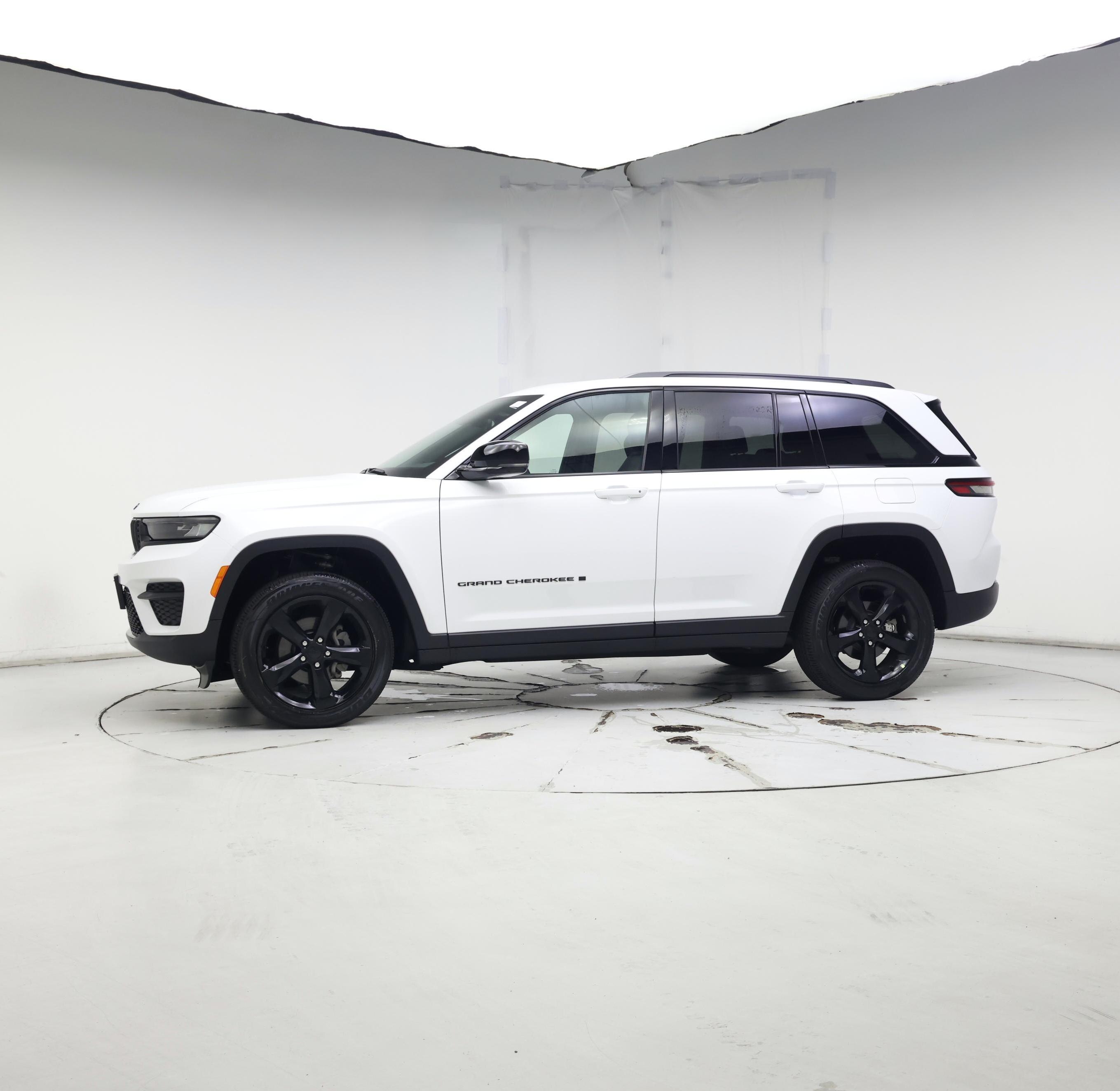 Thumbnail: 2024 Jeep Grand Cherokee - 3