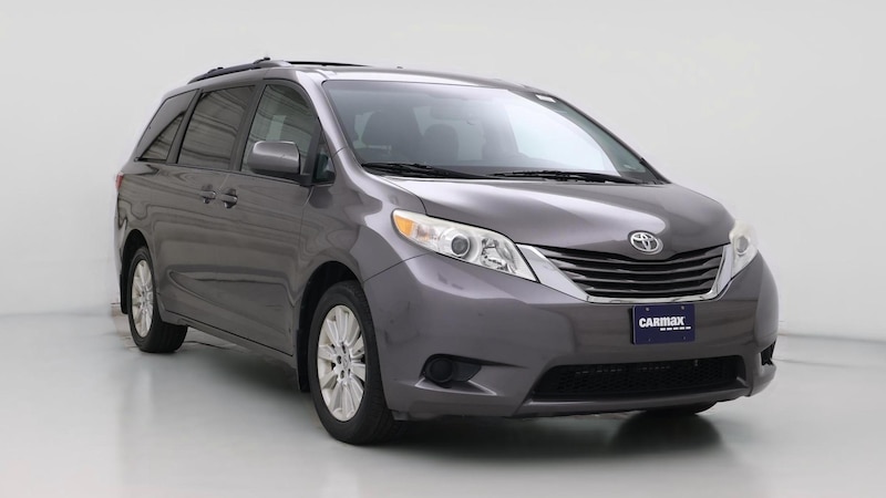 2015 Toyota Sienna LE Hero Image