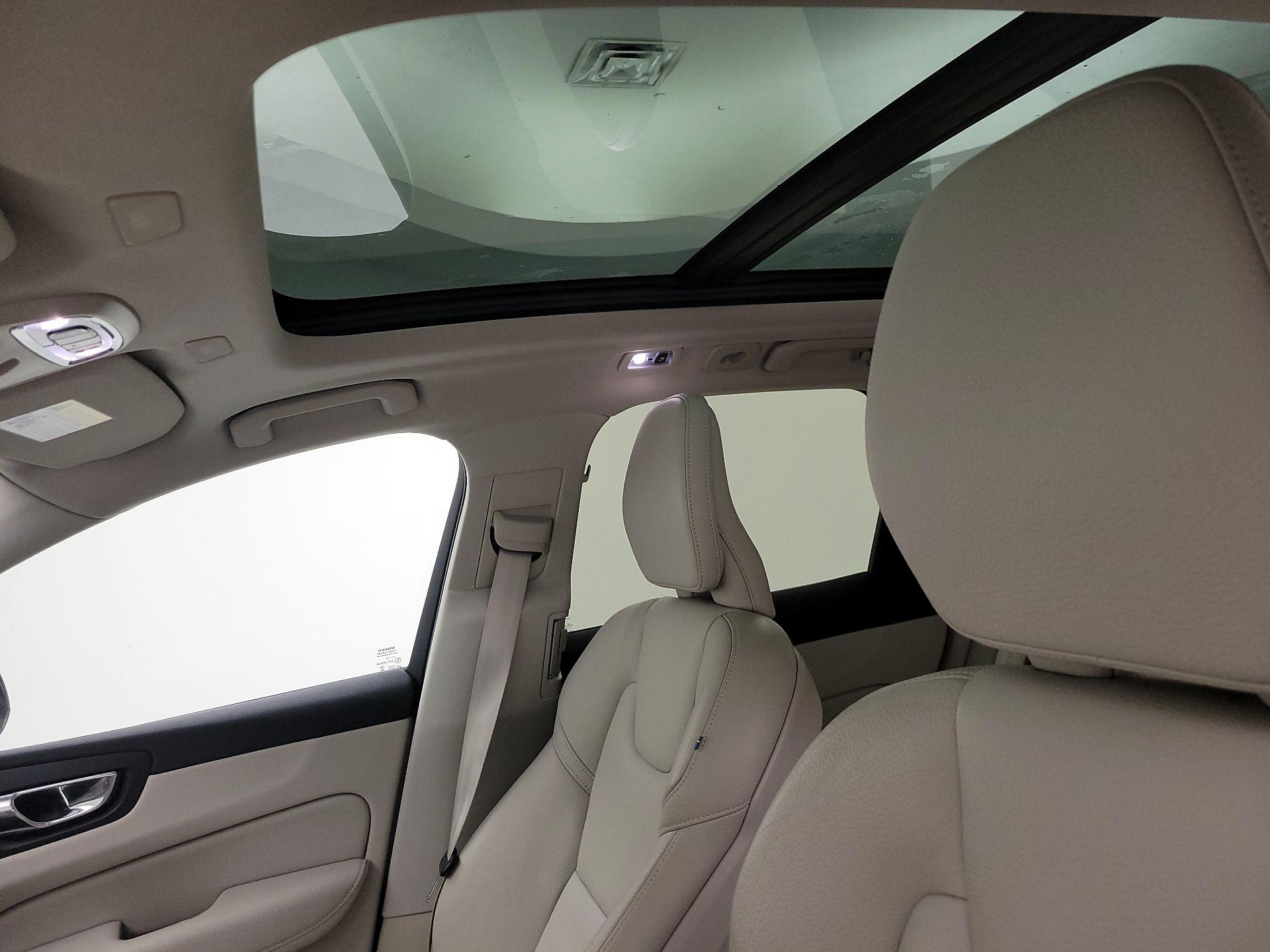 Thumbnail: 2019 Volvo XC60 - 20
