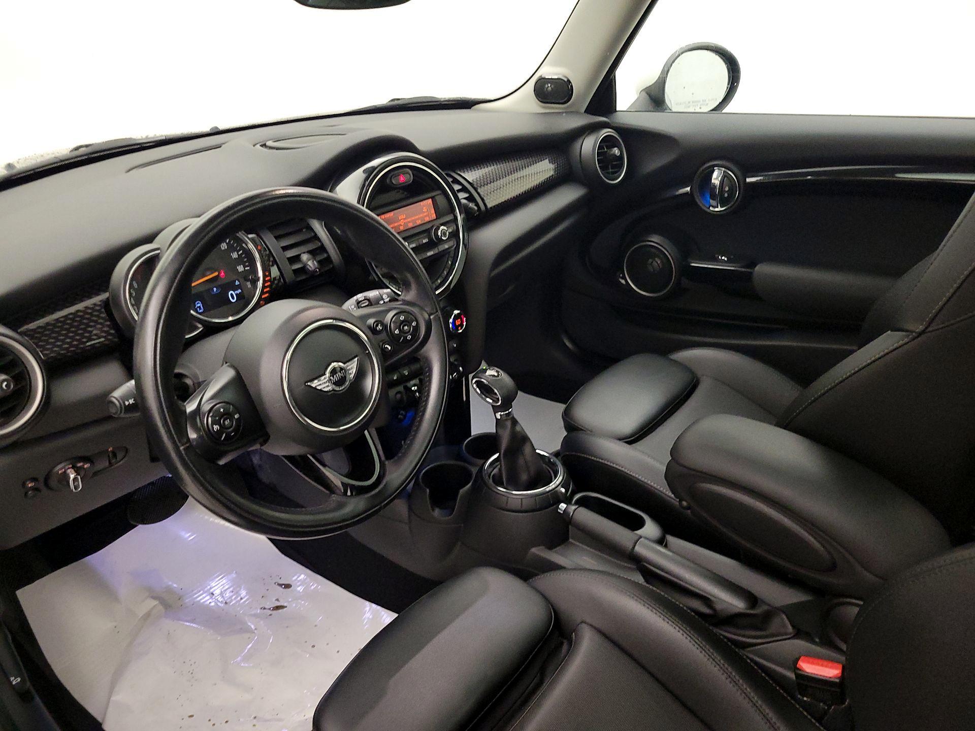Thumbnail: 2015 MINI Cooper Hardtop - 9