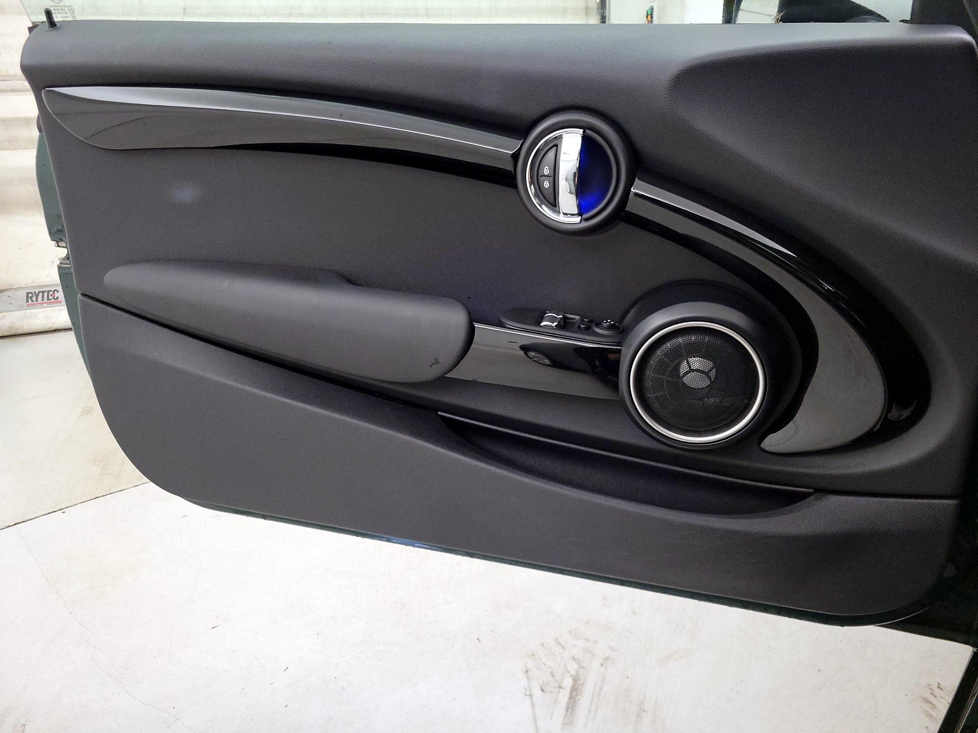 Thumbnail: 2015 MINI Cooper Hardtop - 12