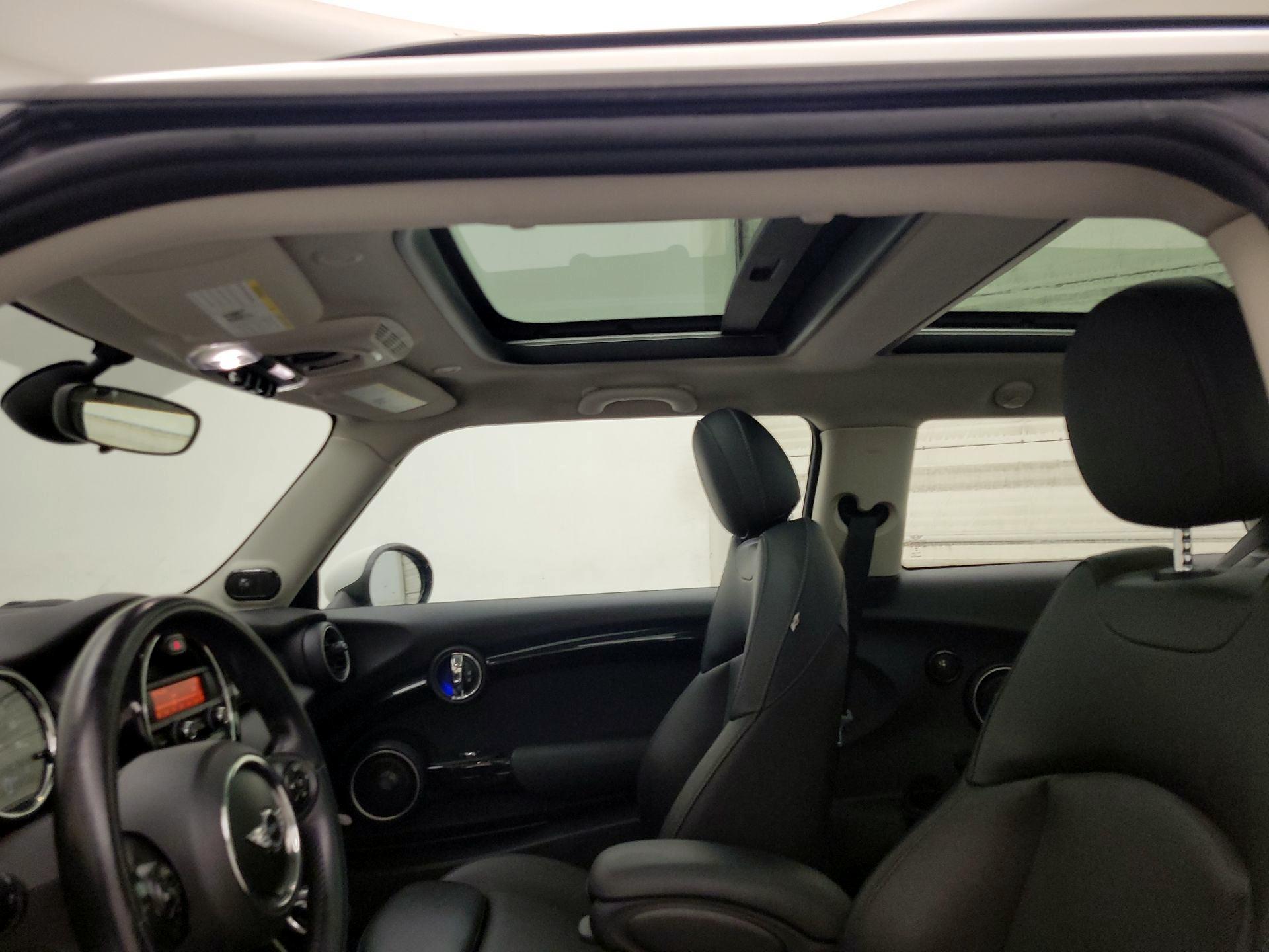 Thumbnail: 2015 MINI Cooper Hardtop - 18