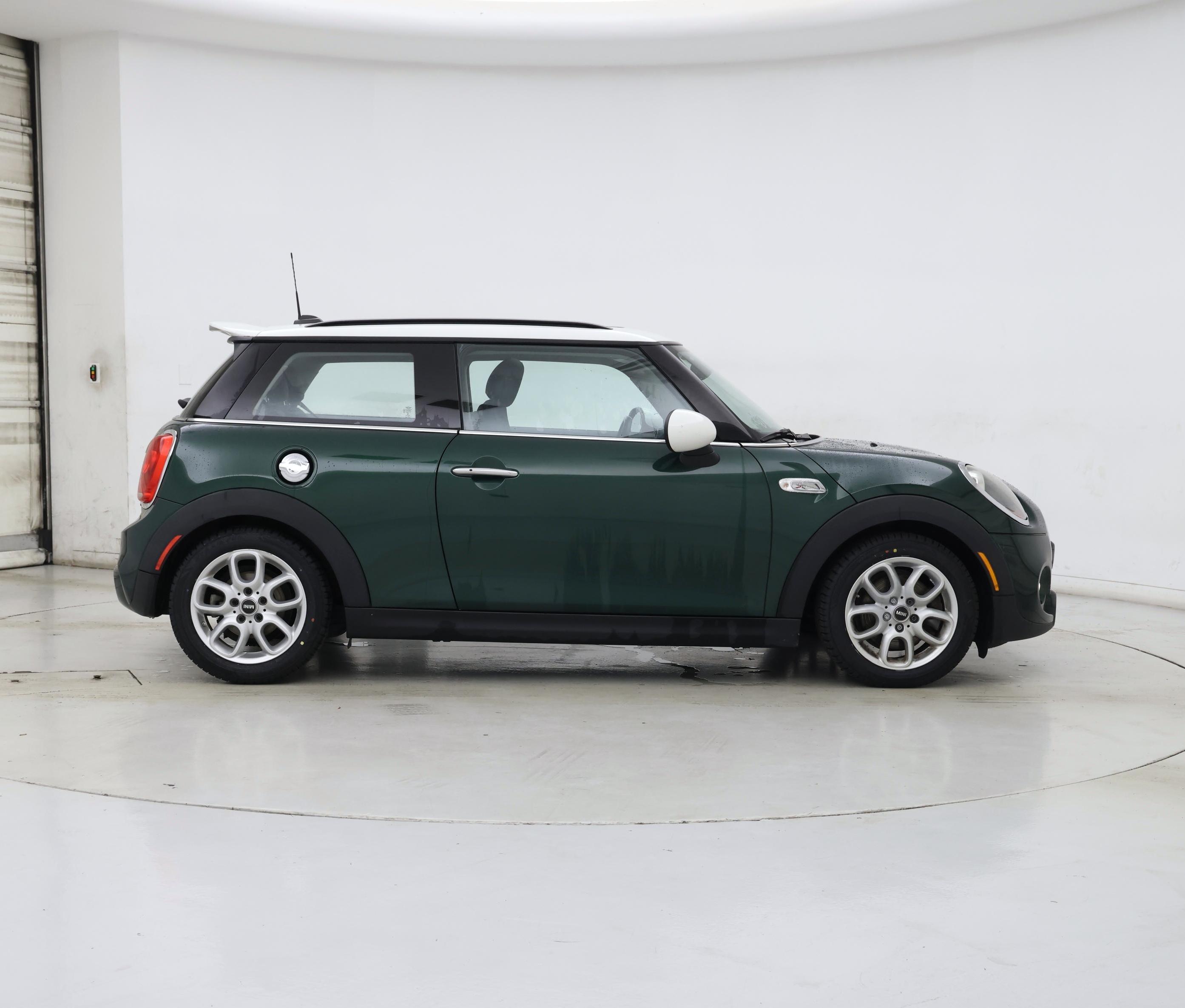 Thumbnail: 2015 MINI Cooper Hardtop - 7