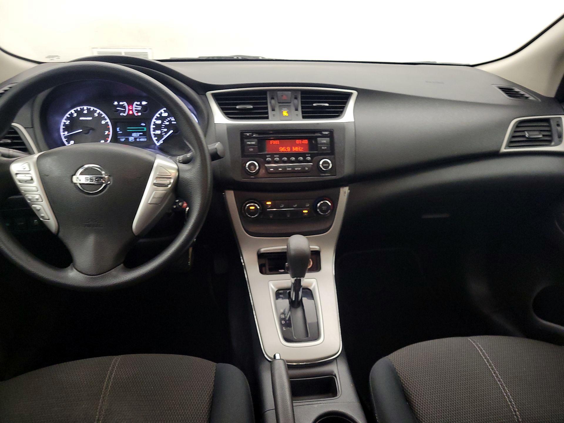 Thumbnail: 2015 Nissan Sentra - 9