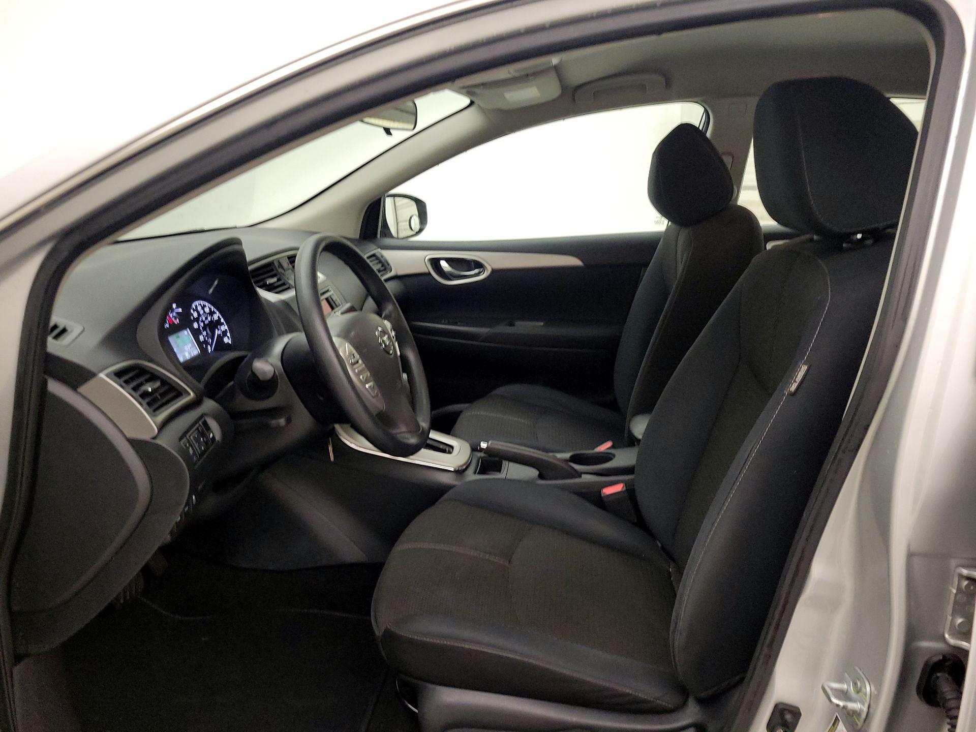 Thumbnail: 2015 Nissan Sentra - 11