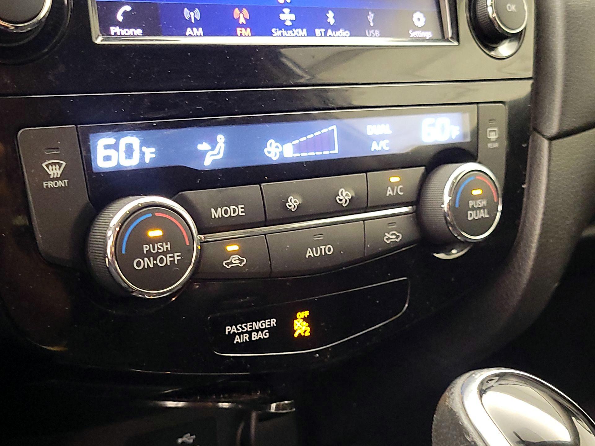 Thumbnail: 2018 Nissan Rogue - 16