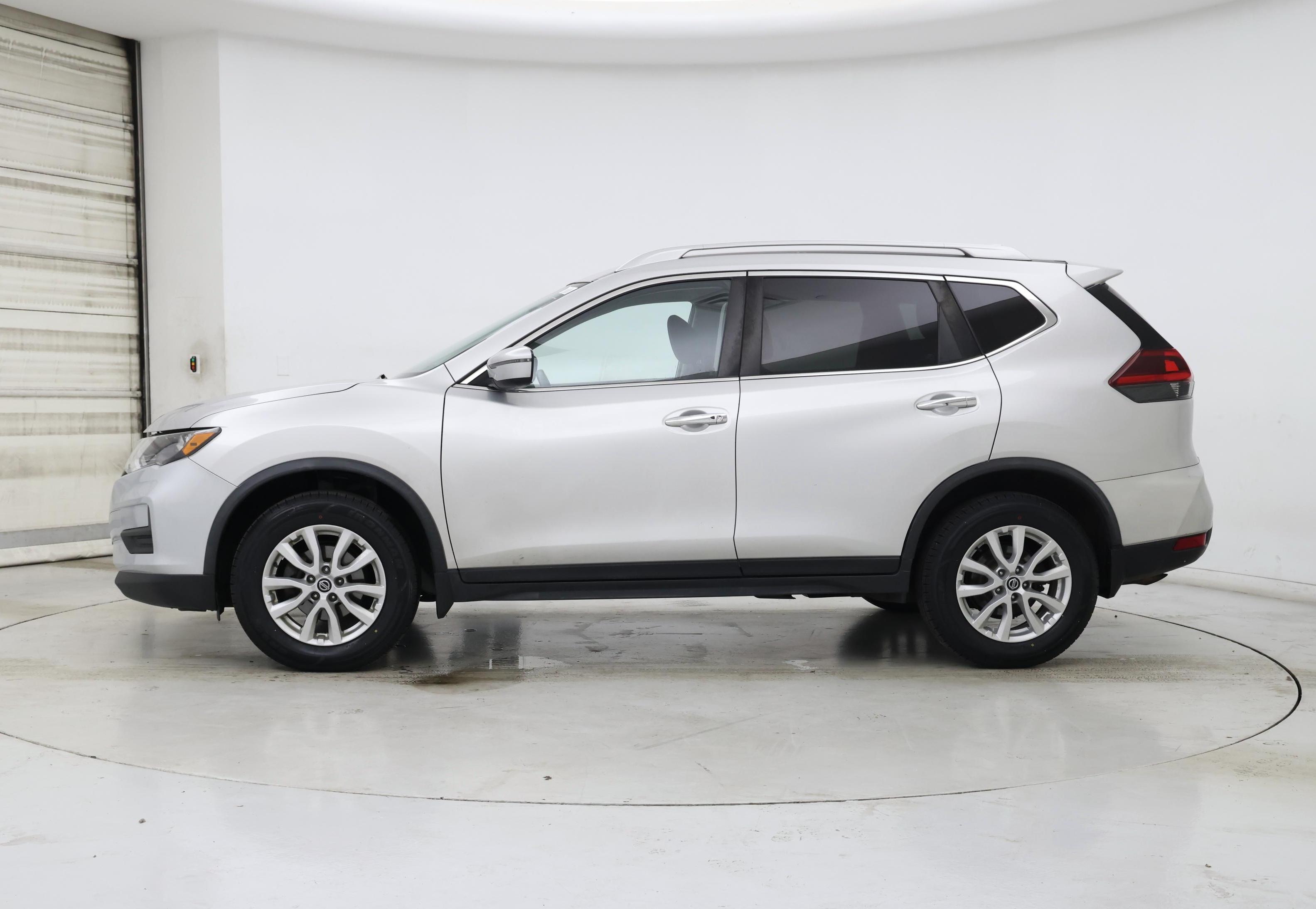 Thumbnail: 2018 Nissan Rogue - 3
