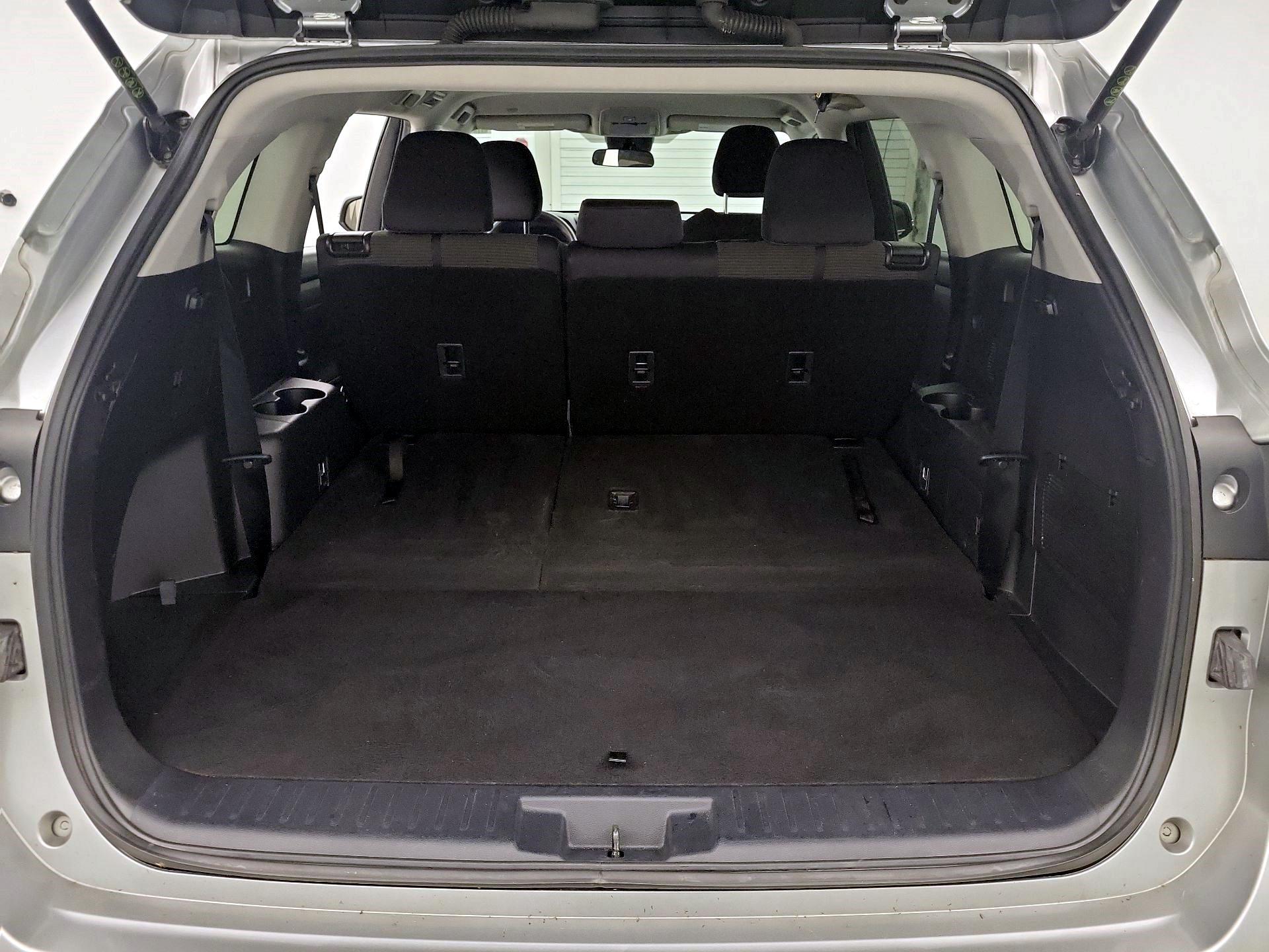Thumbnail: 2021 Toyota Highlander - 20