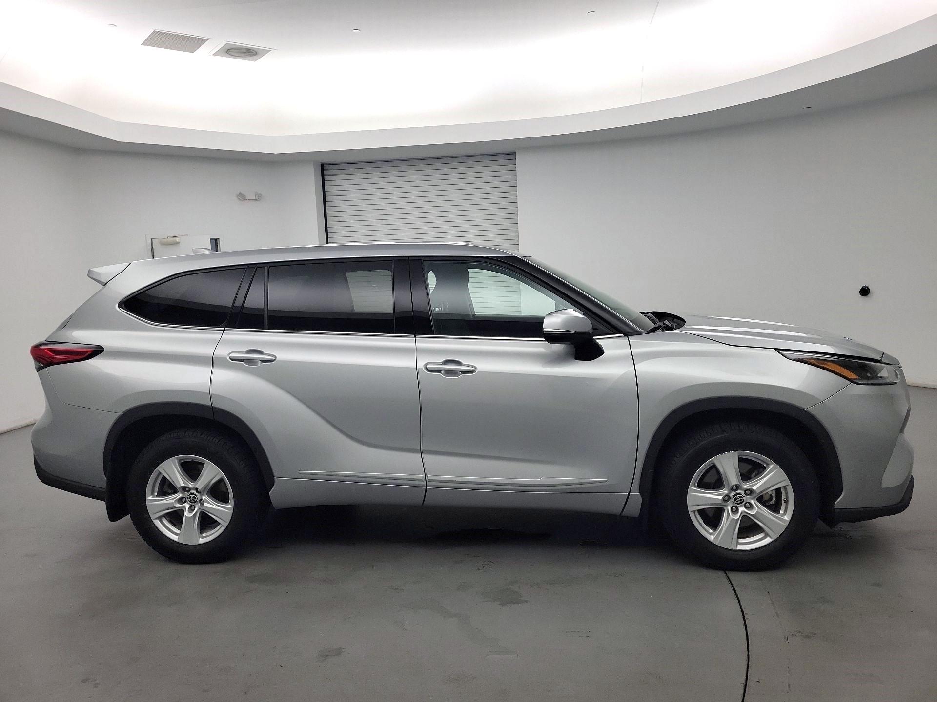 Thumbnail: 2021 Toyota Highlander - 4