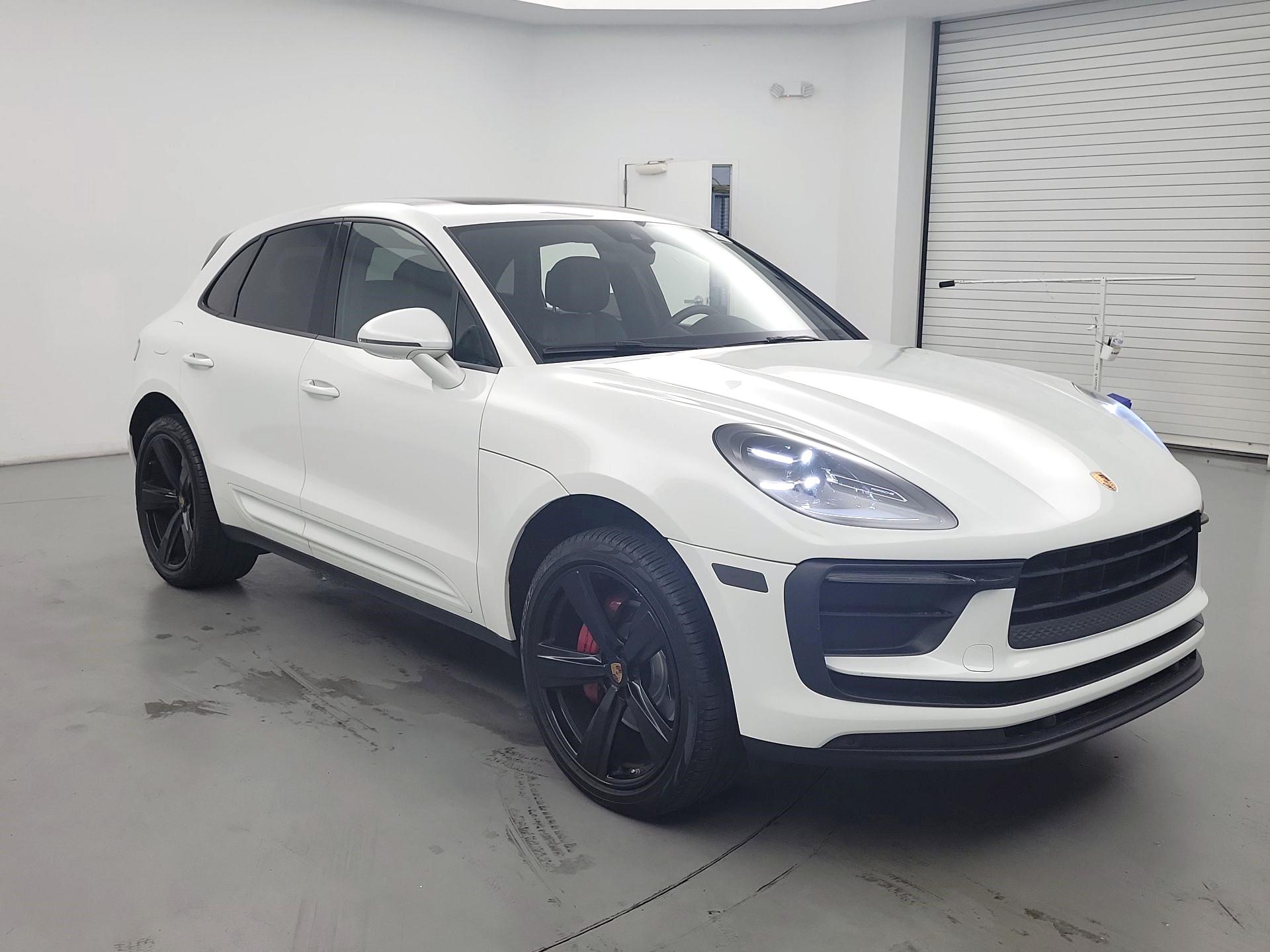 Thumbnail: 2022 Porsche Macan - 1