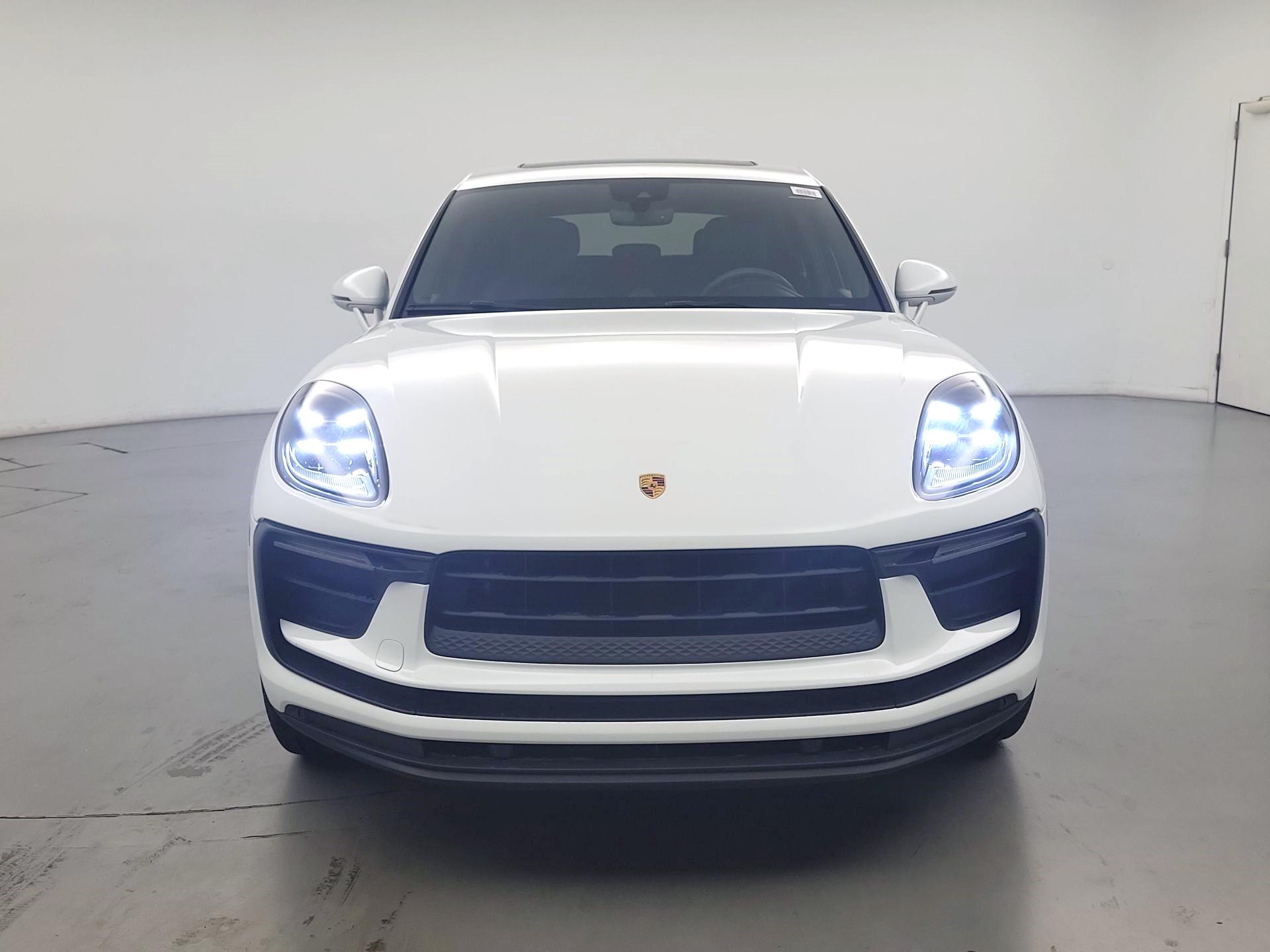 Thumbnail: 2022 Porsche Macan - 2